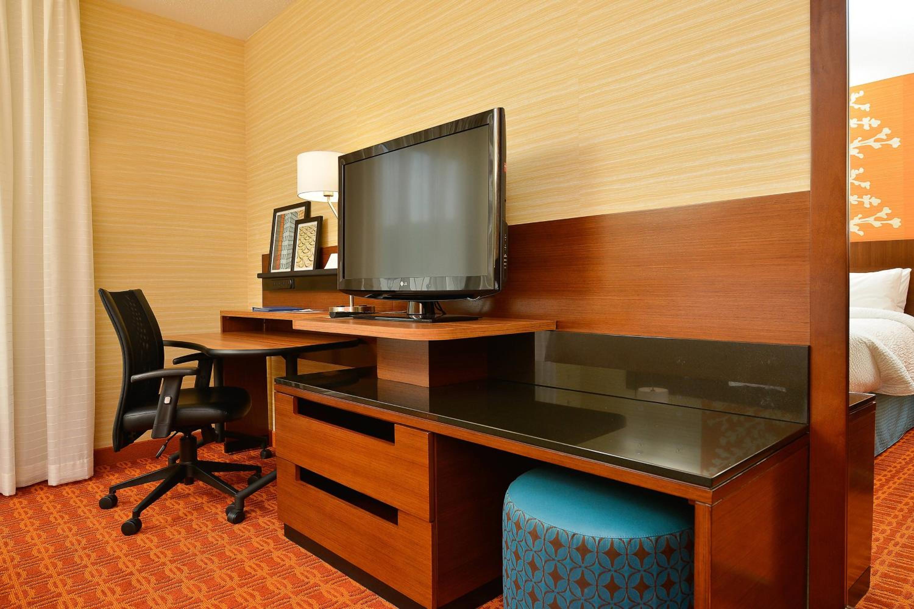 Studio with King Bed and Sofa Bed - Hearing Accessible