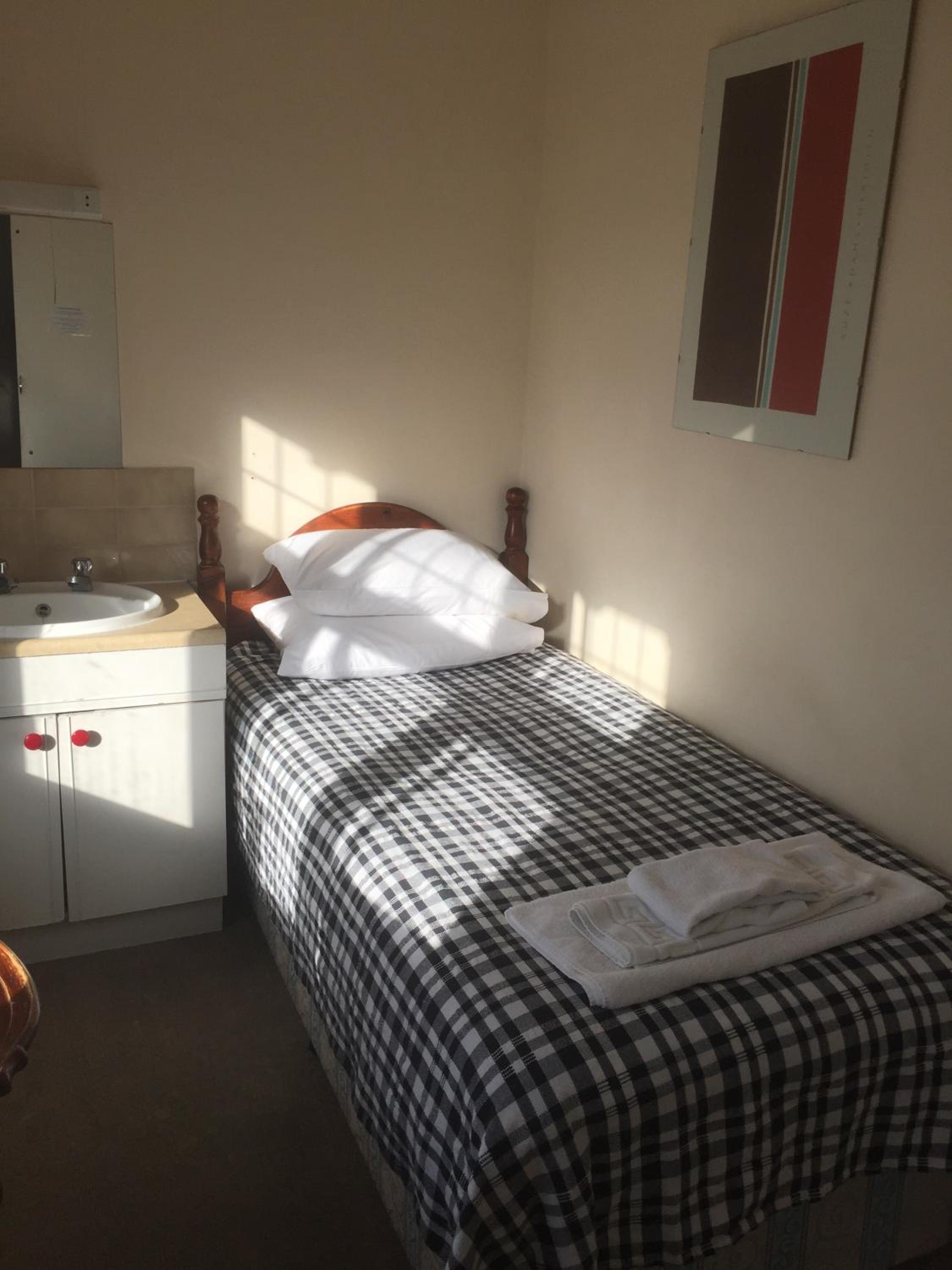 Single Room with Shared Bathroom photo 1