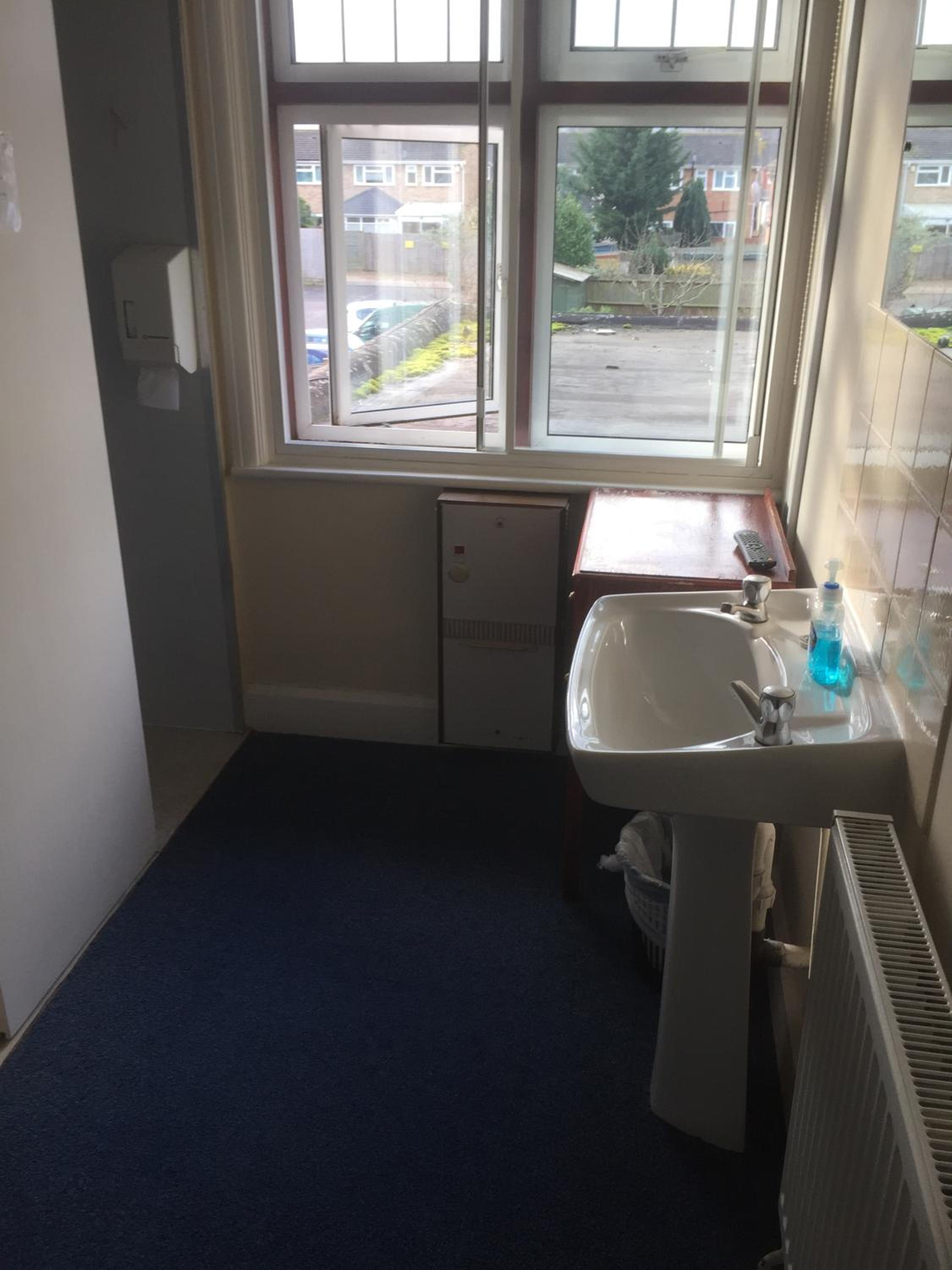 Single Room with Shared Bathroom photo 3