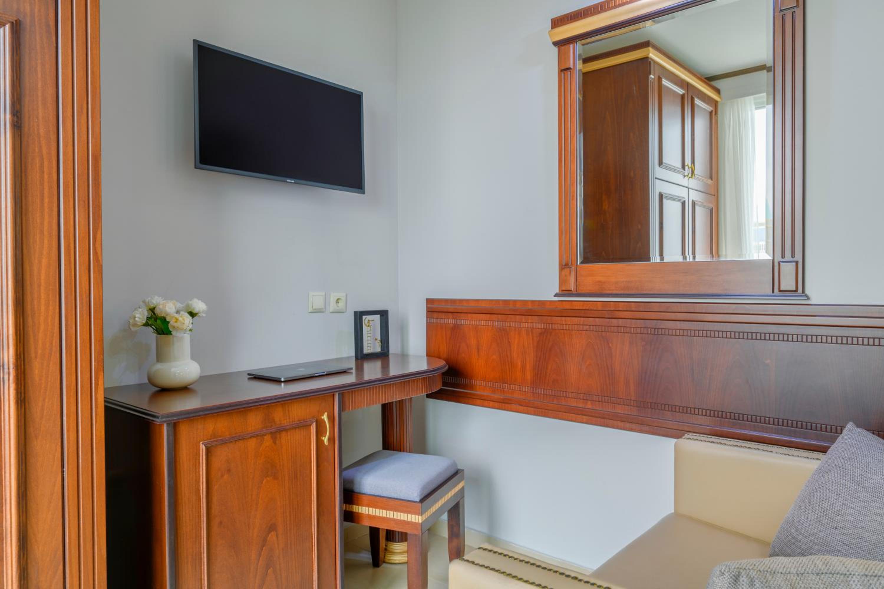 Superior Triple Room with Sea View photo 3