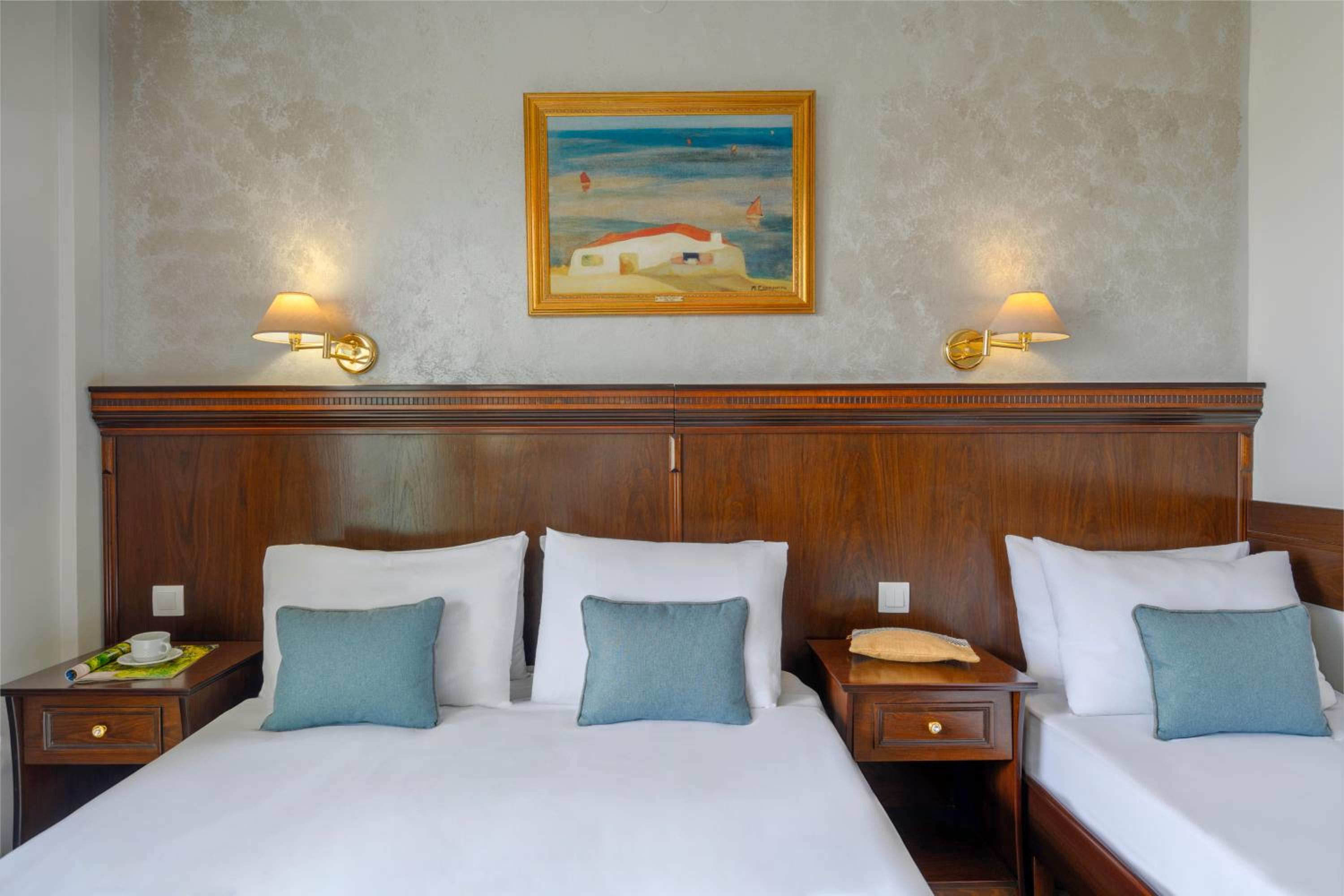 Standard Triple Room with Sea View