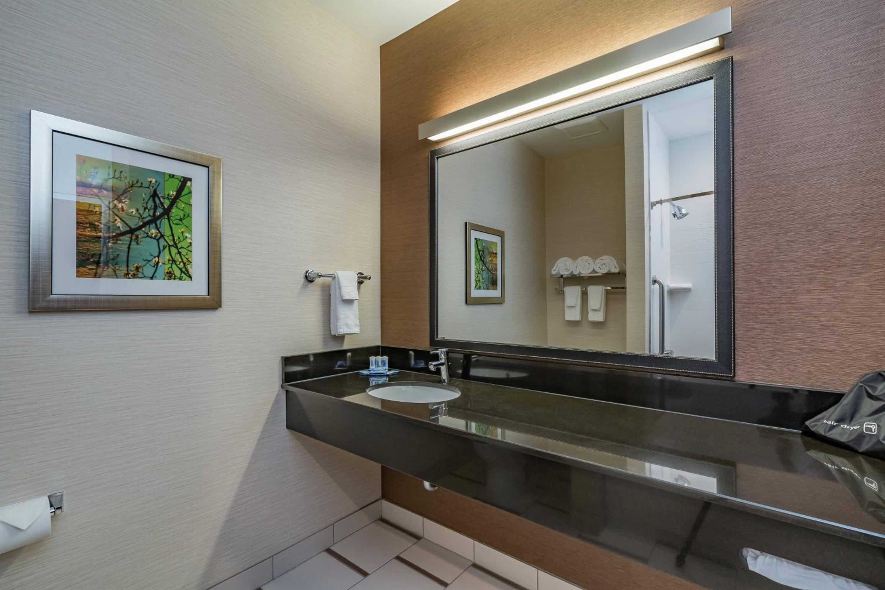 King Suite with Sofa Bed - Hearing Accessible