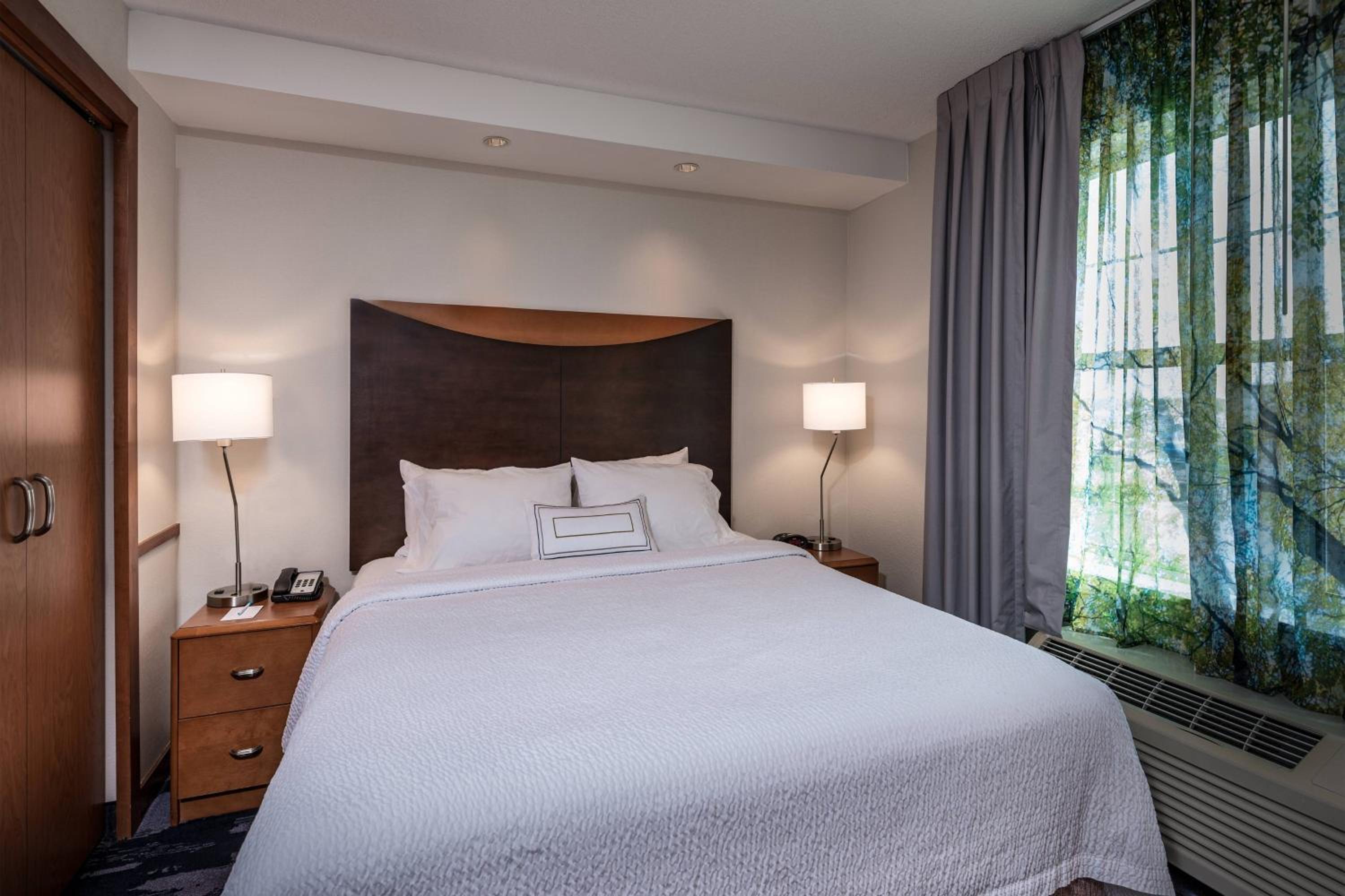 King Suite with Sofa Bed - Hearing Accessible