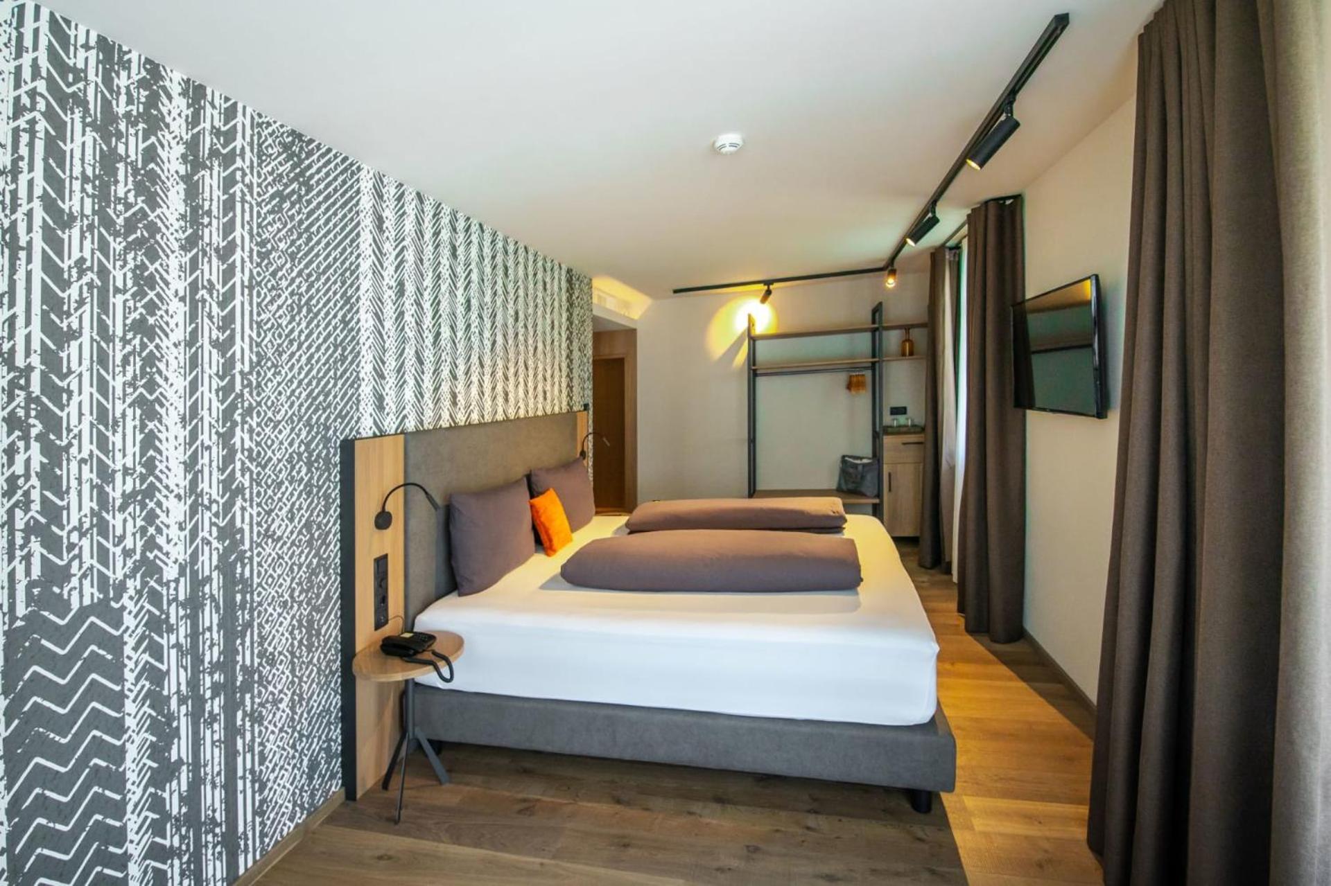 Budget Double Room - Photo 1
