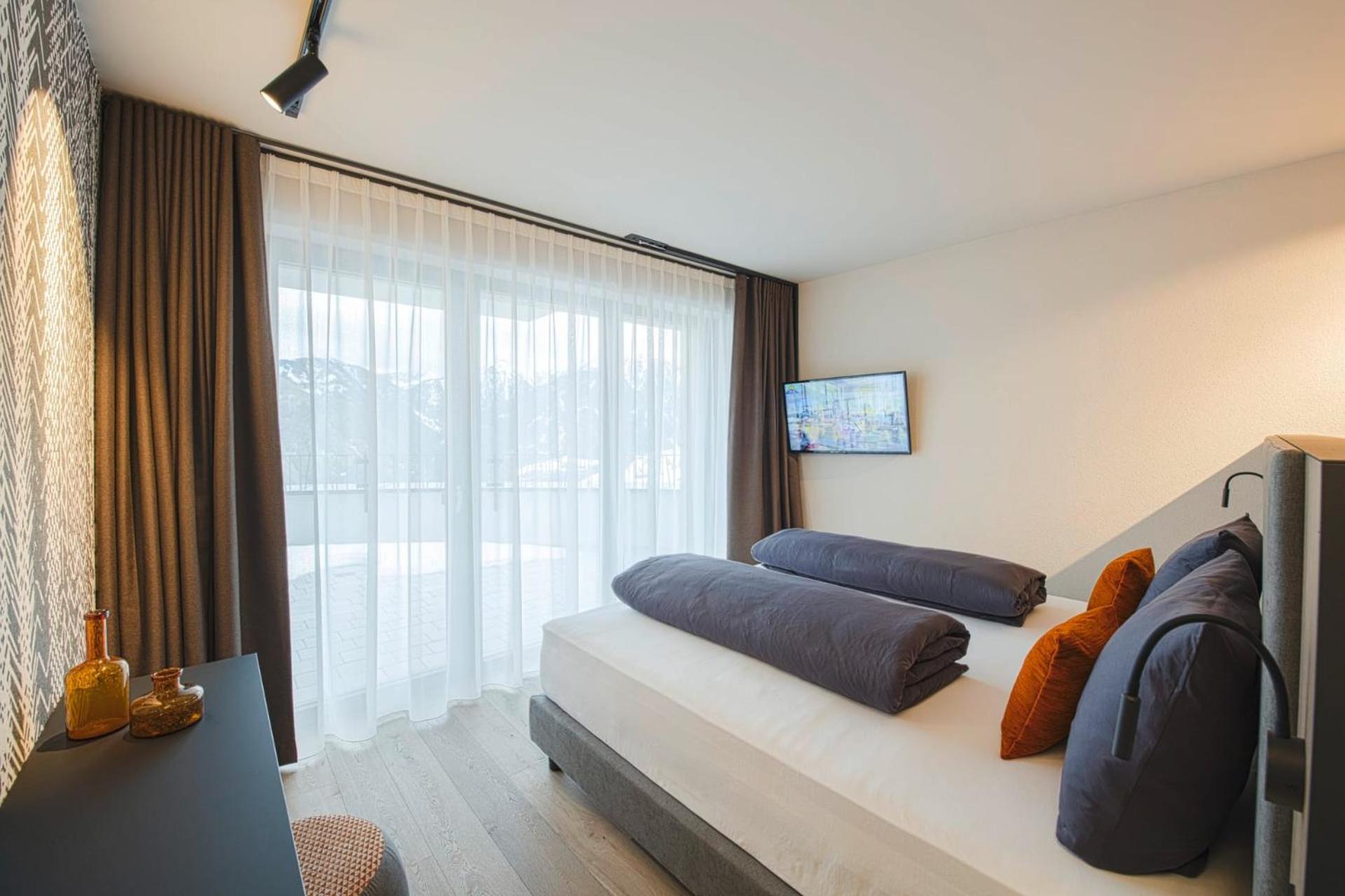 Suite with Mountain View - Photo 7