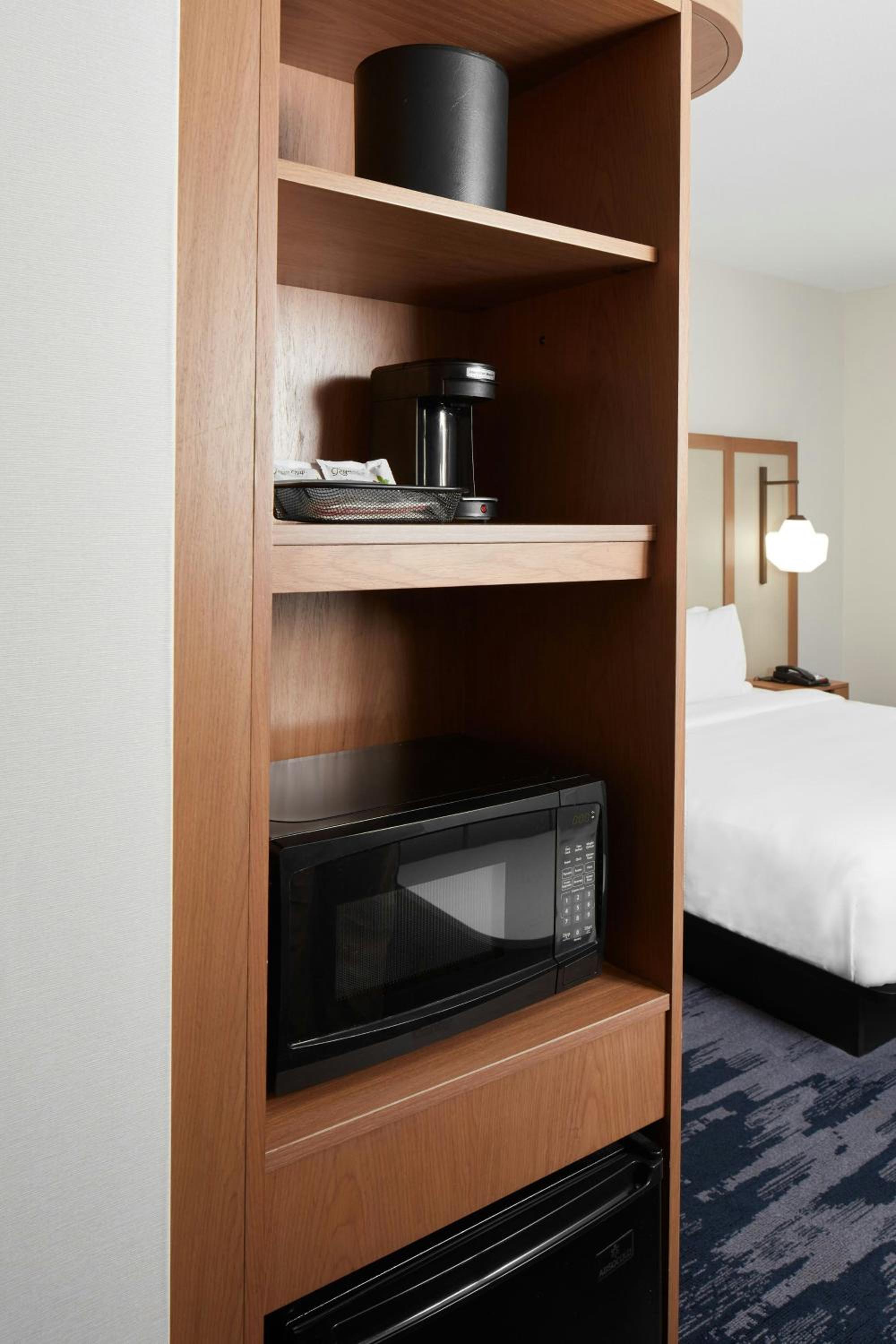 Queen Room with Two Queen Beds - Hearing Accessible - Photo 2
