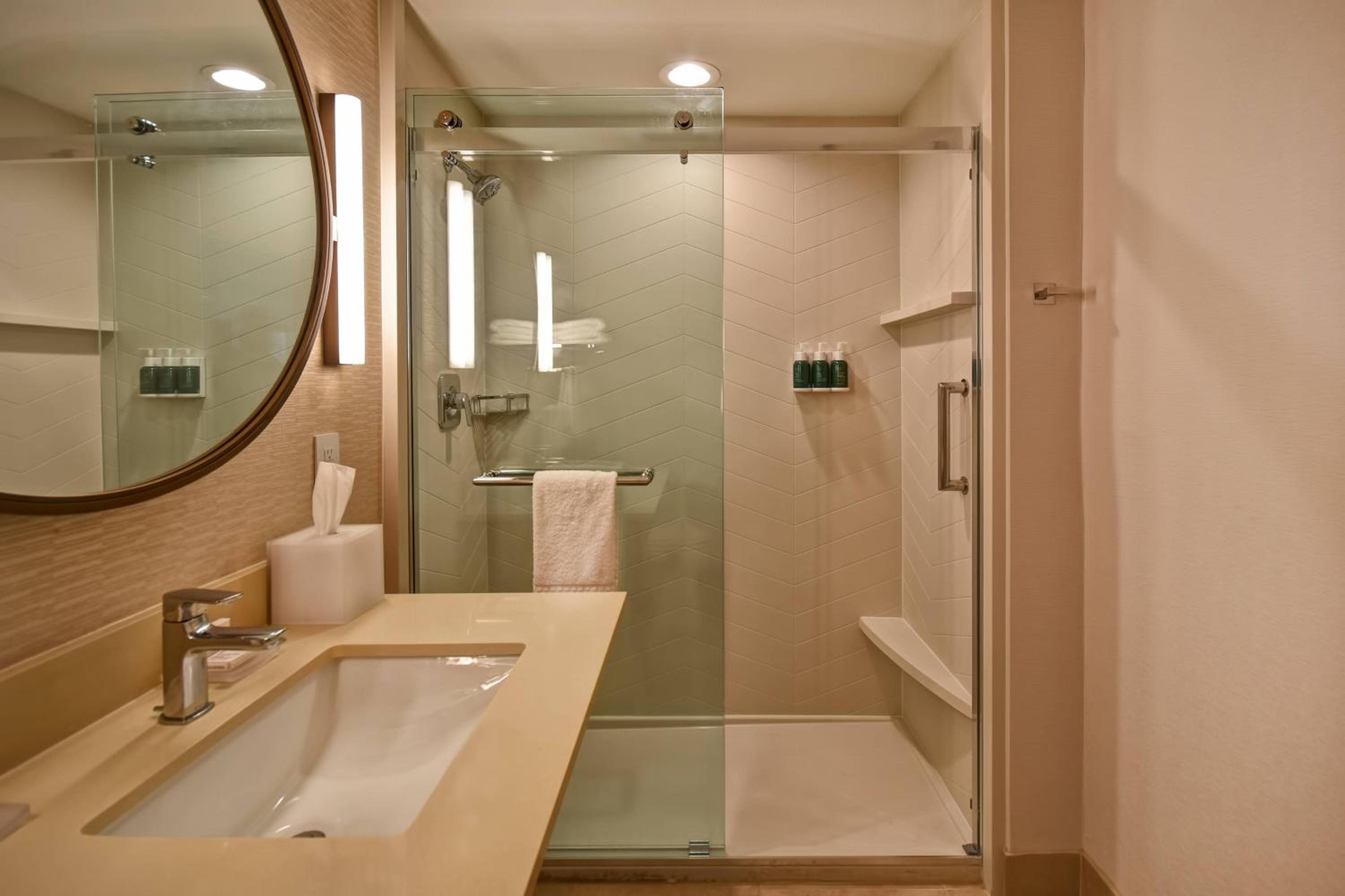 King Room - Hearing Accessible - Photo 2