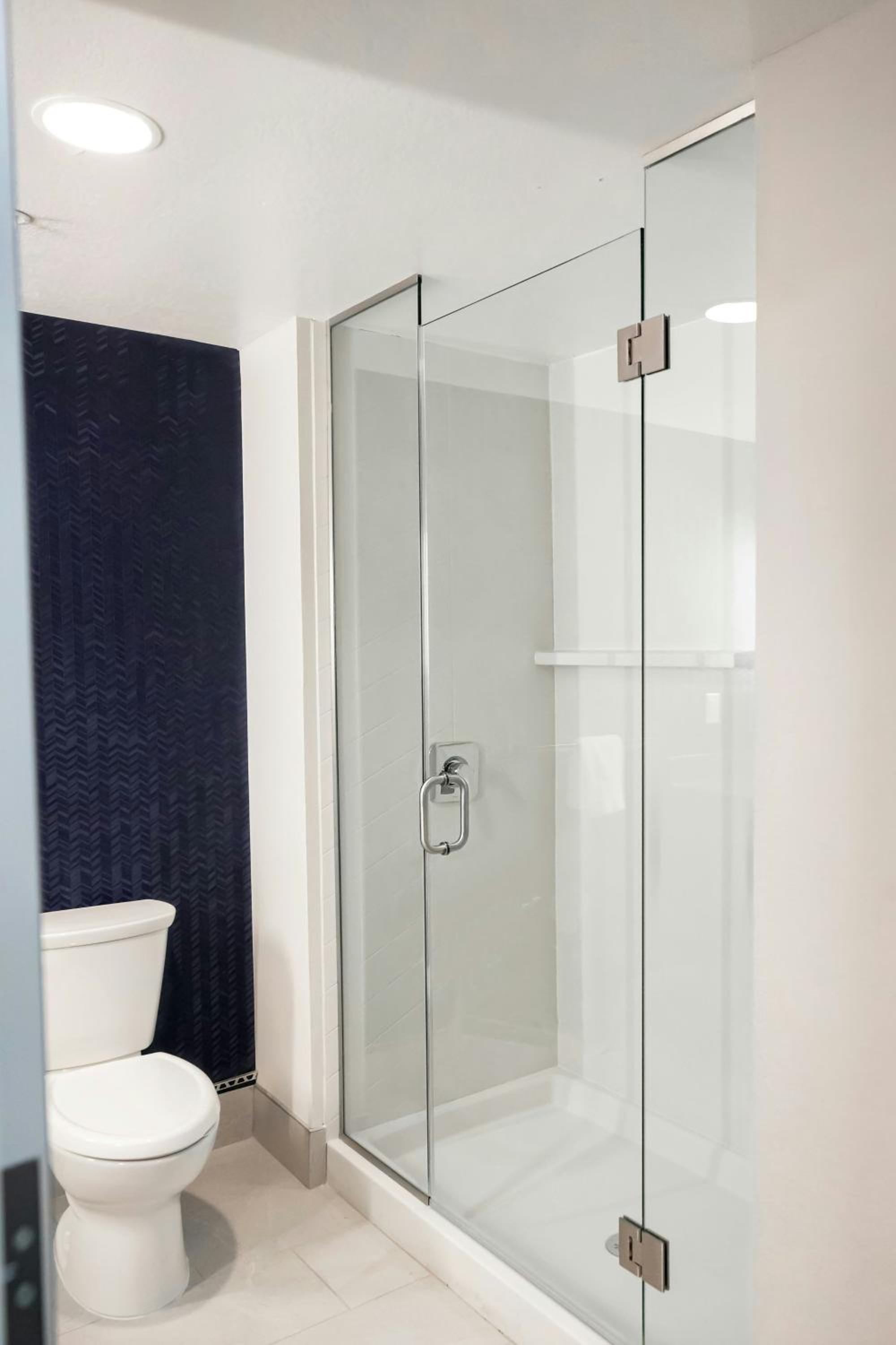 King Room - Hearing Accessible - Photo 4