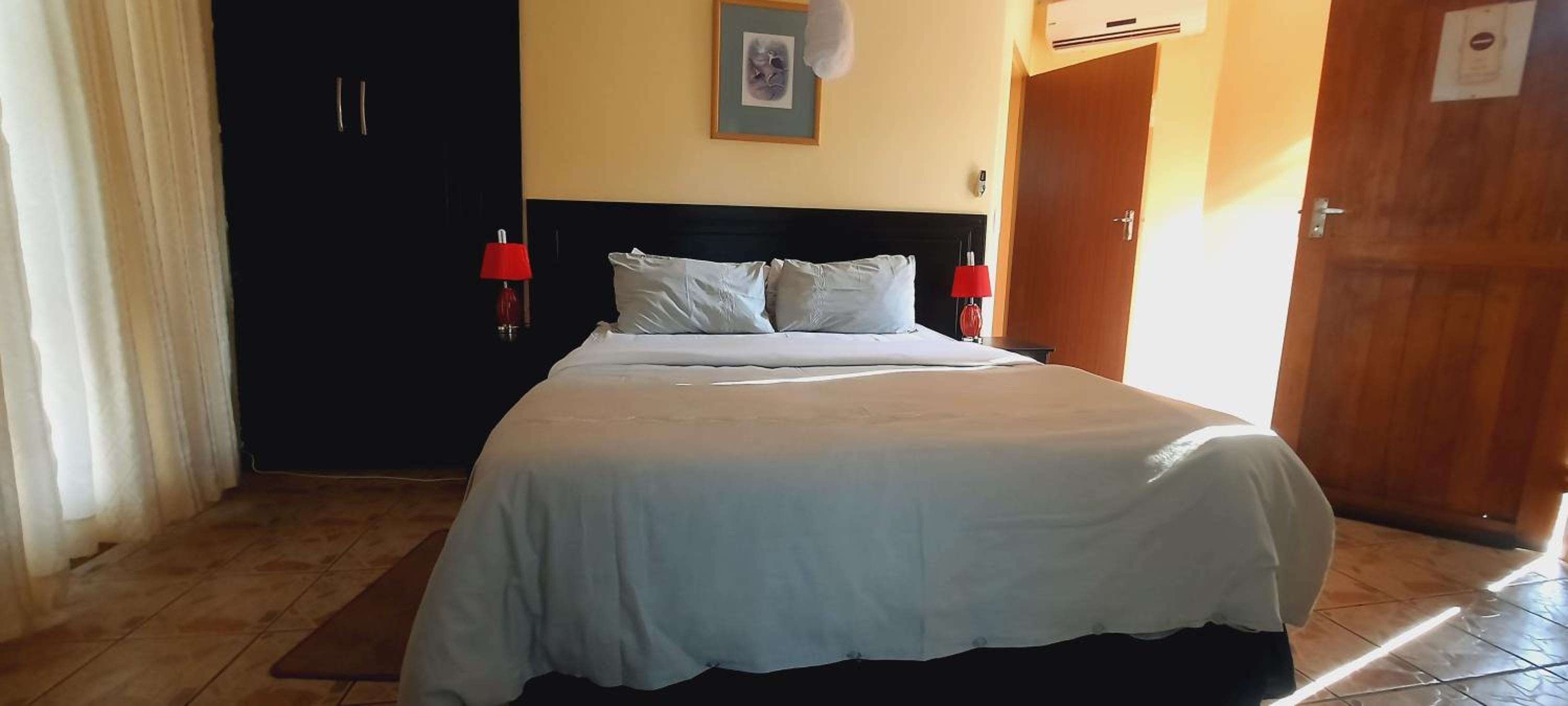 One-Bedroom Chalet - Photo 2