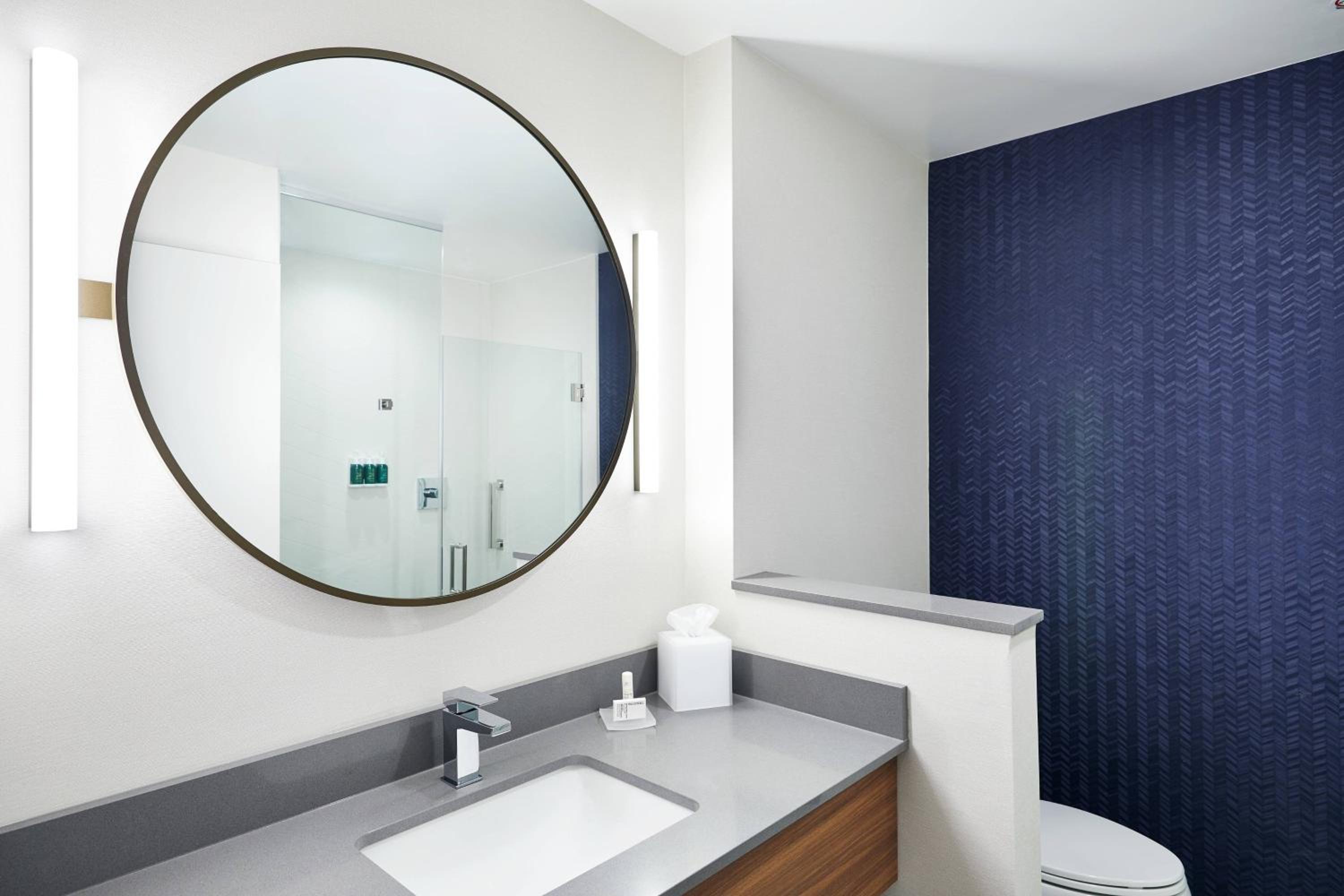 King Room - Hearing Accessible - Photo 3