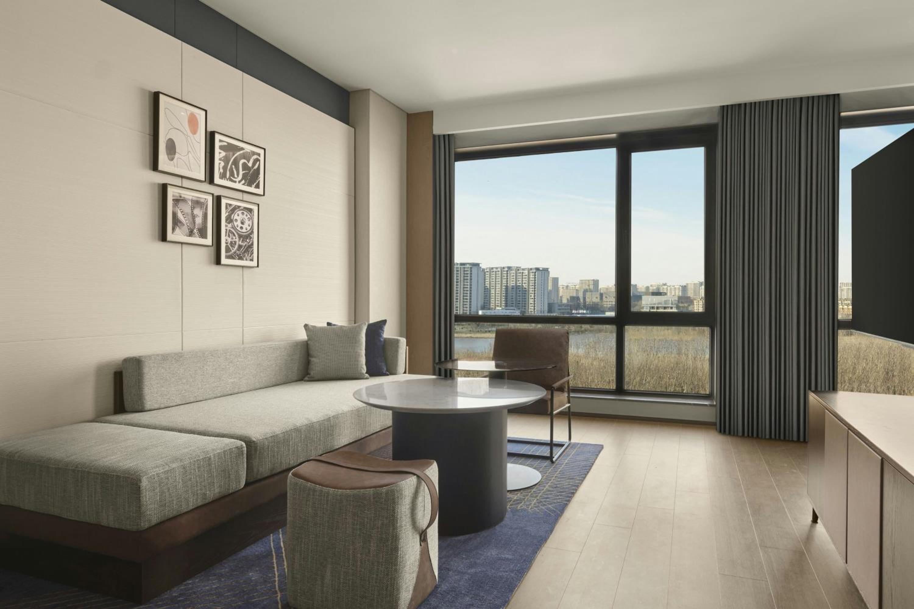 Standard King Suite photo 3