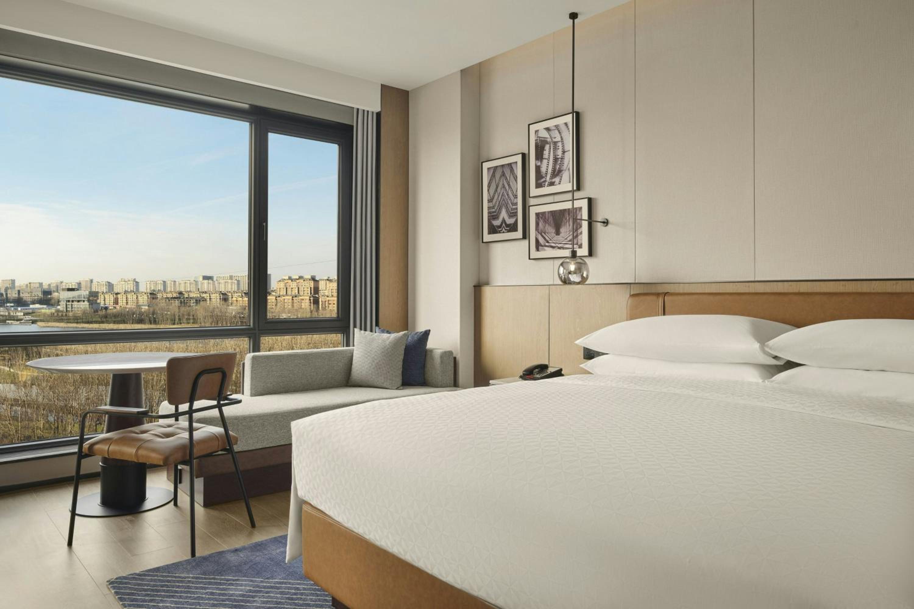 Standard King Suite photo 1