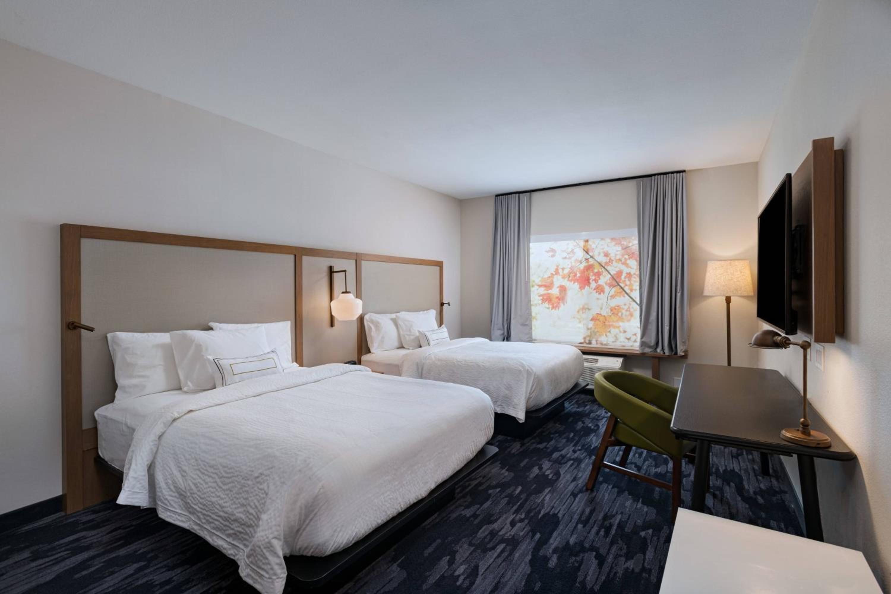 Queen Room with Two Queen Beds - Hearing Accessible - Photo 3