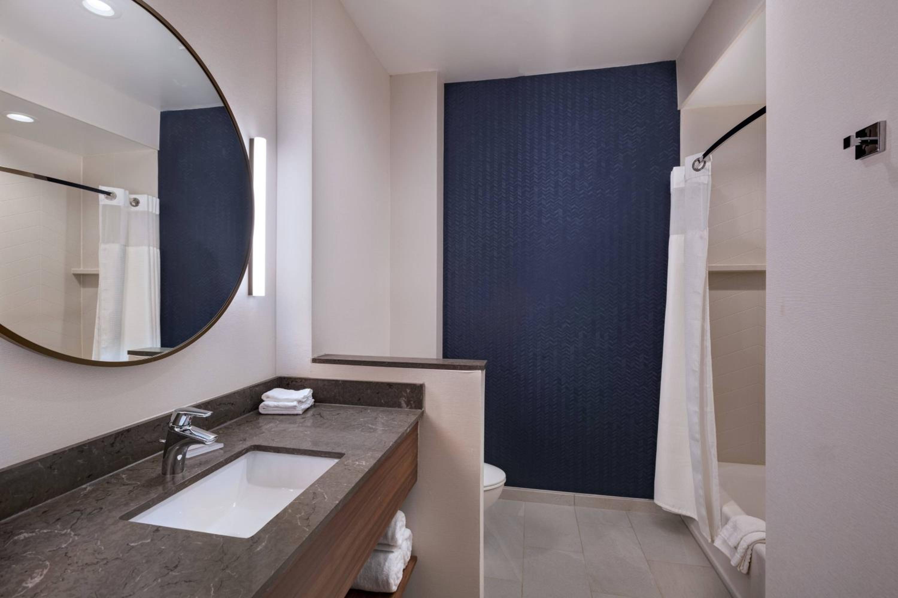 Queen Room with Two Queen Beds - Hearing Accessible - Photo 1