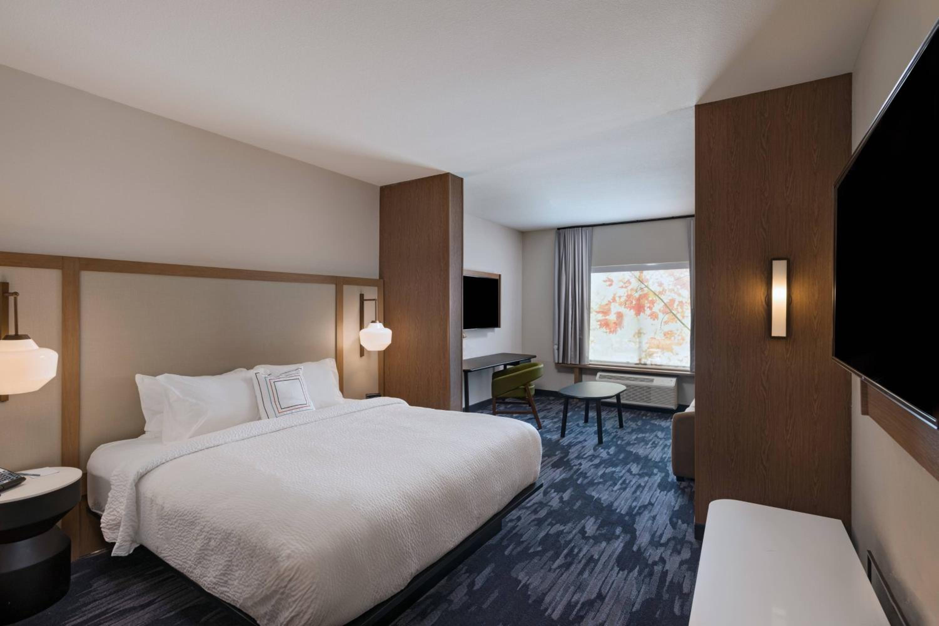 King Suite with Sofa Bed and Adapted Tub - Mobility and Hearing Accessible