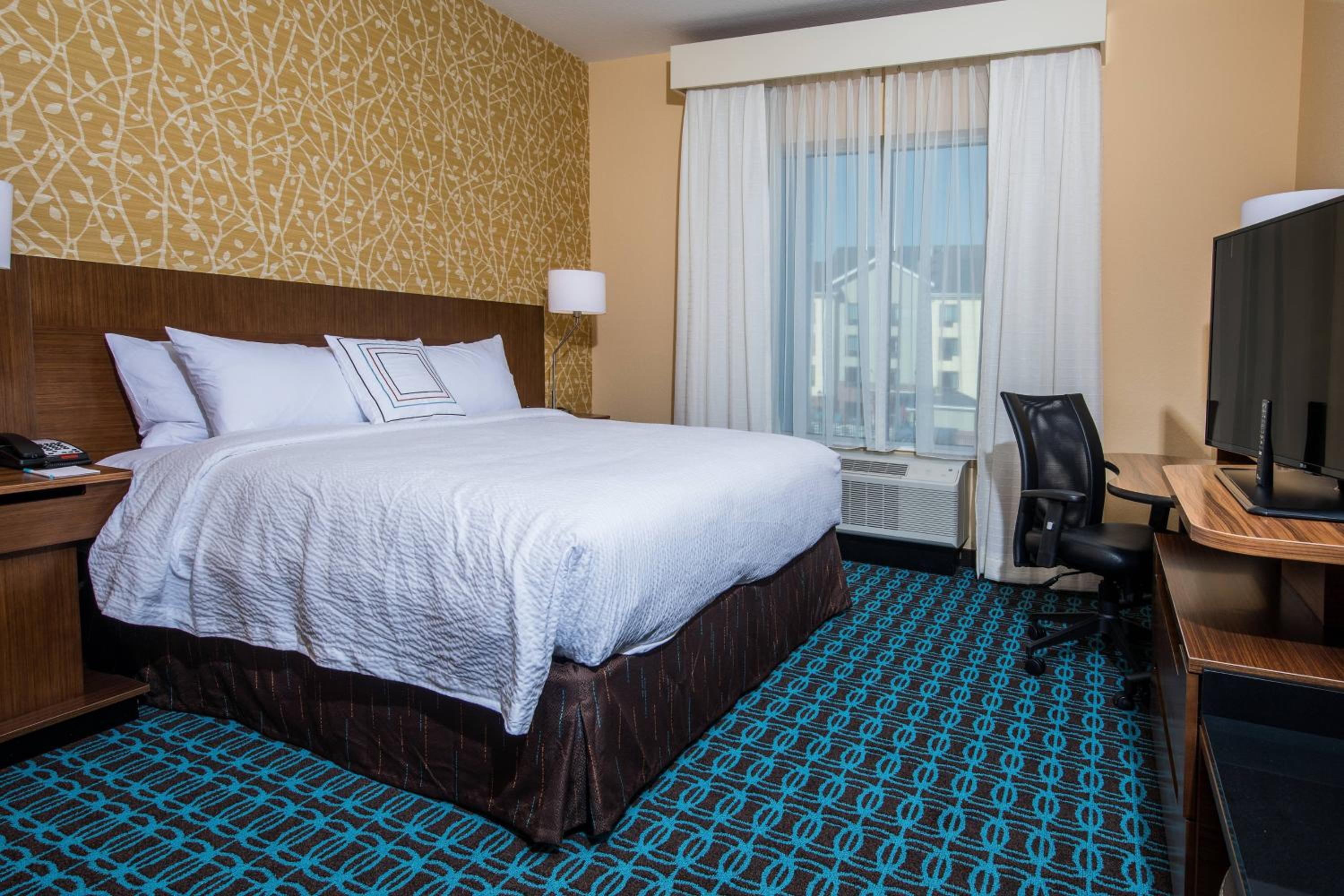 King Room - Hearing Accessible photo 1