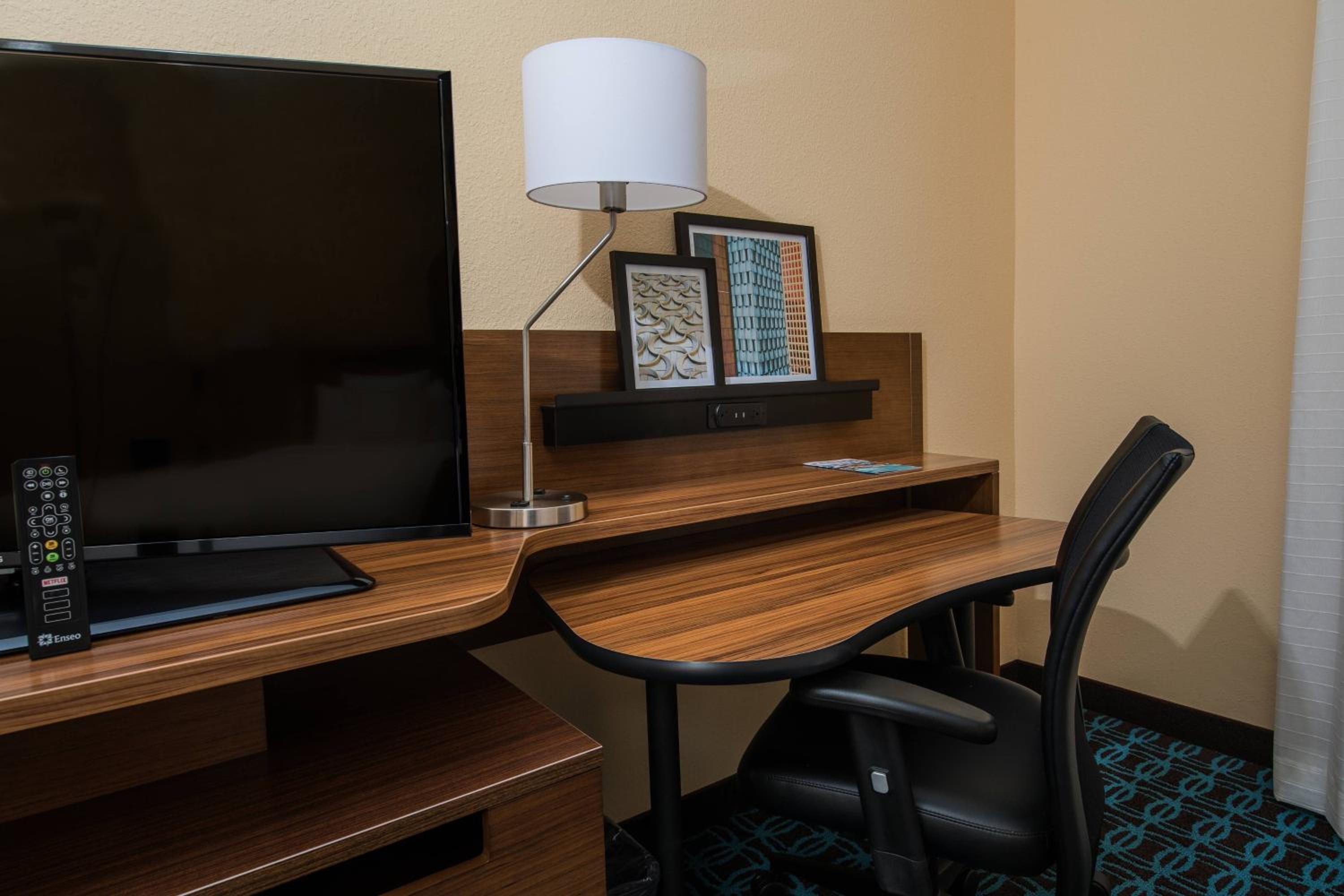 Queen Room with Two Queen Beds - Hearing Accessible - Photo 2
