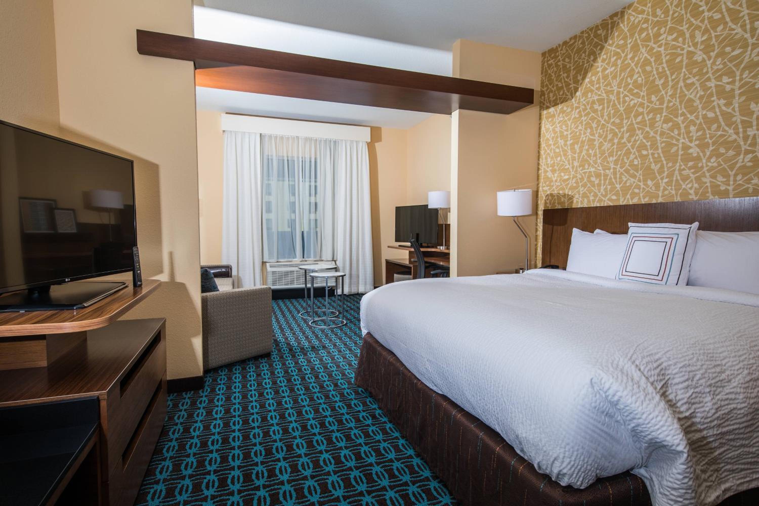 King Suite with Sofa Bed photo 3
