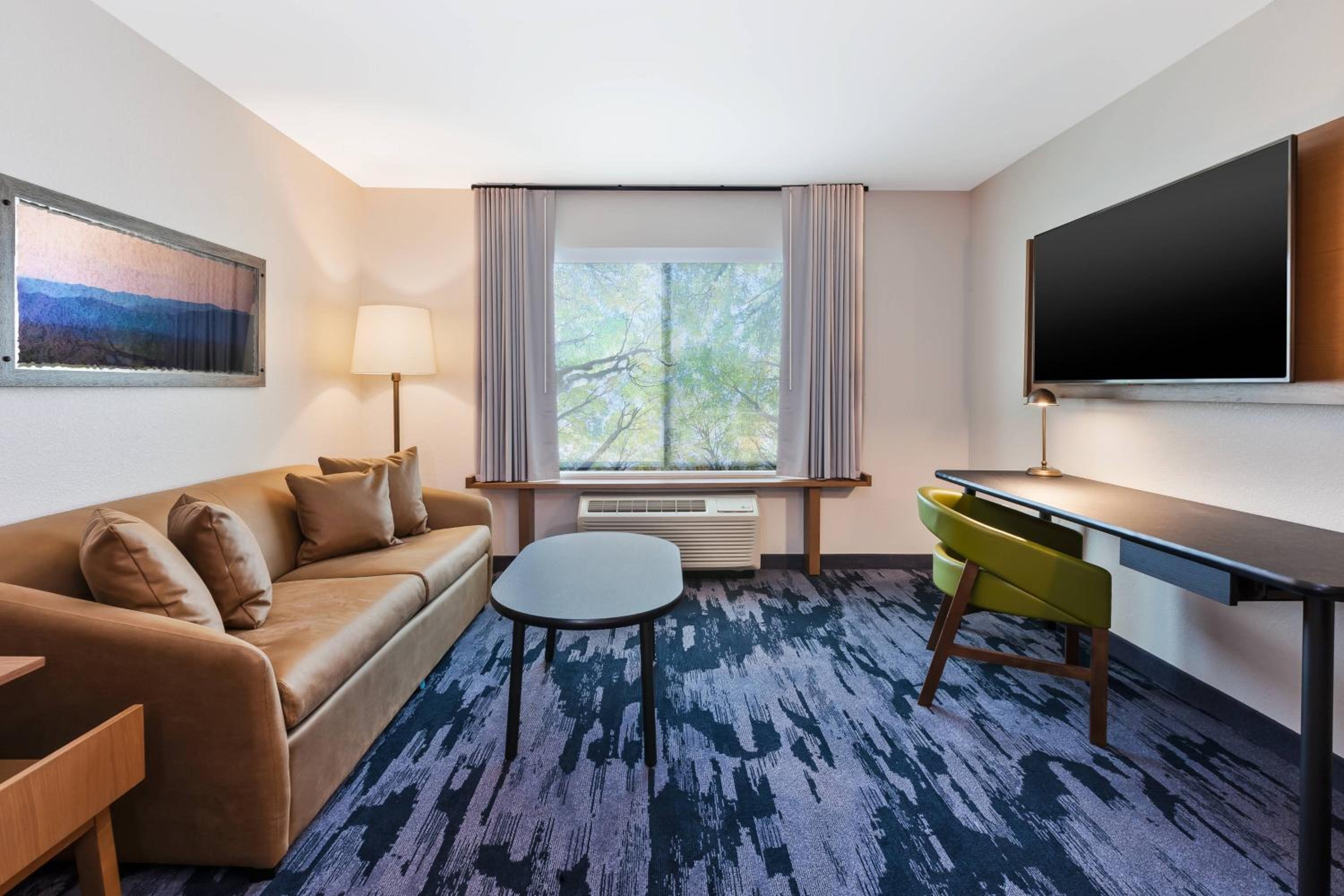 King Suite with Sofa Bed - Hearing Accessible photo 2