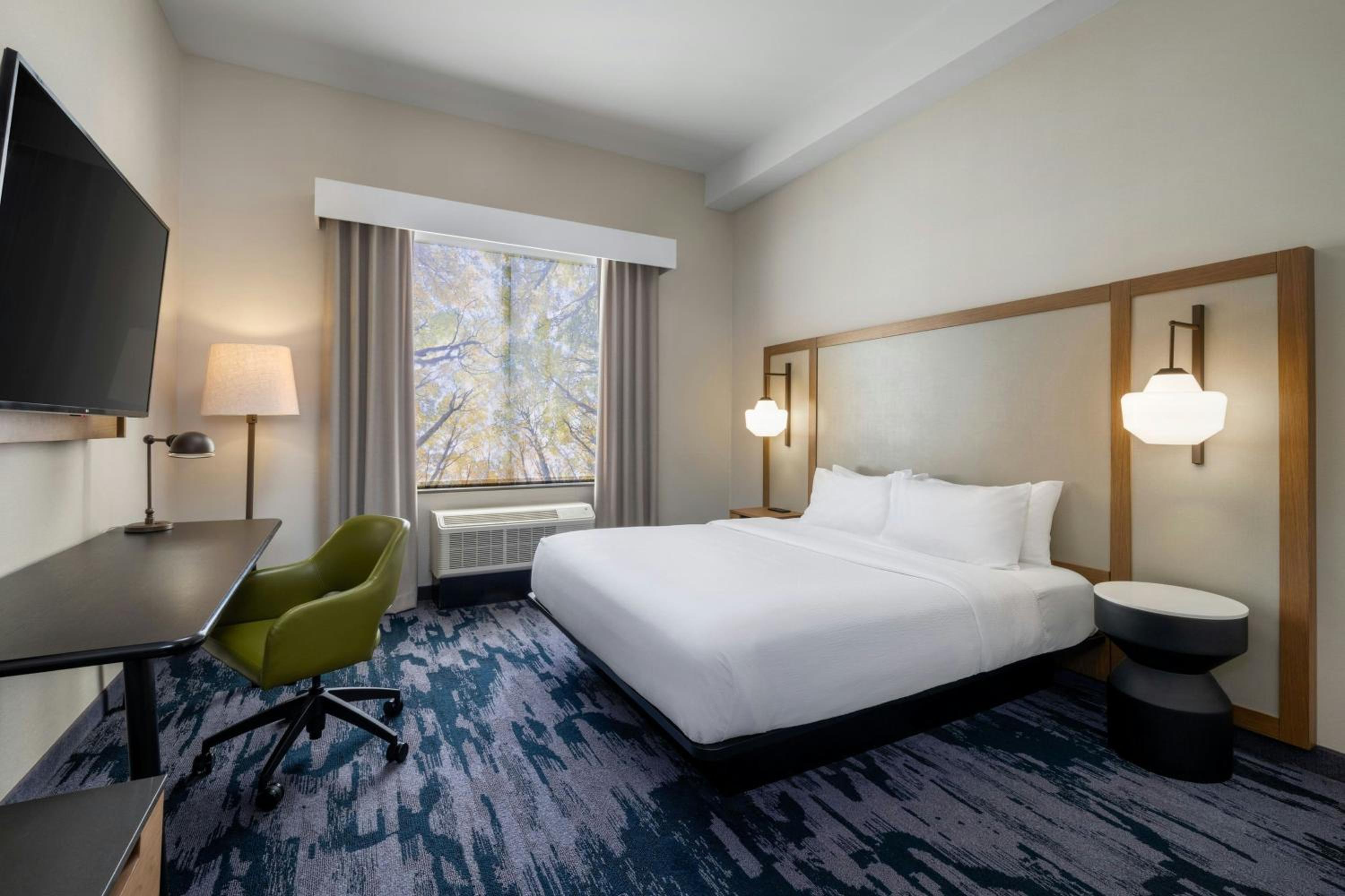 King Room - Hearing Accessible - Photo 3