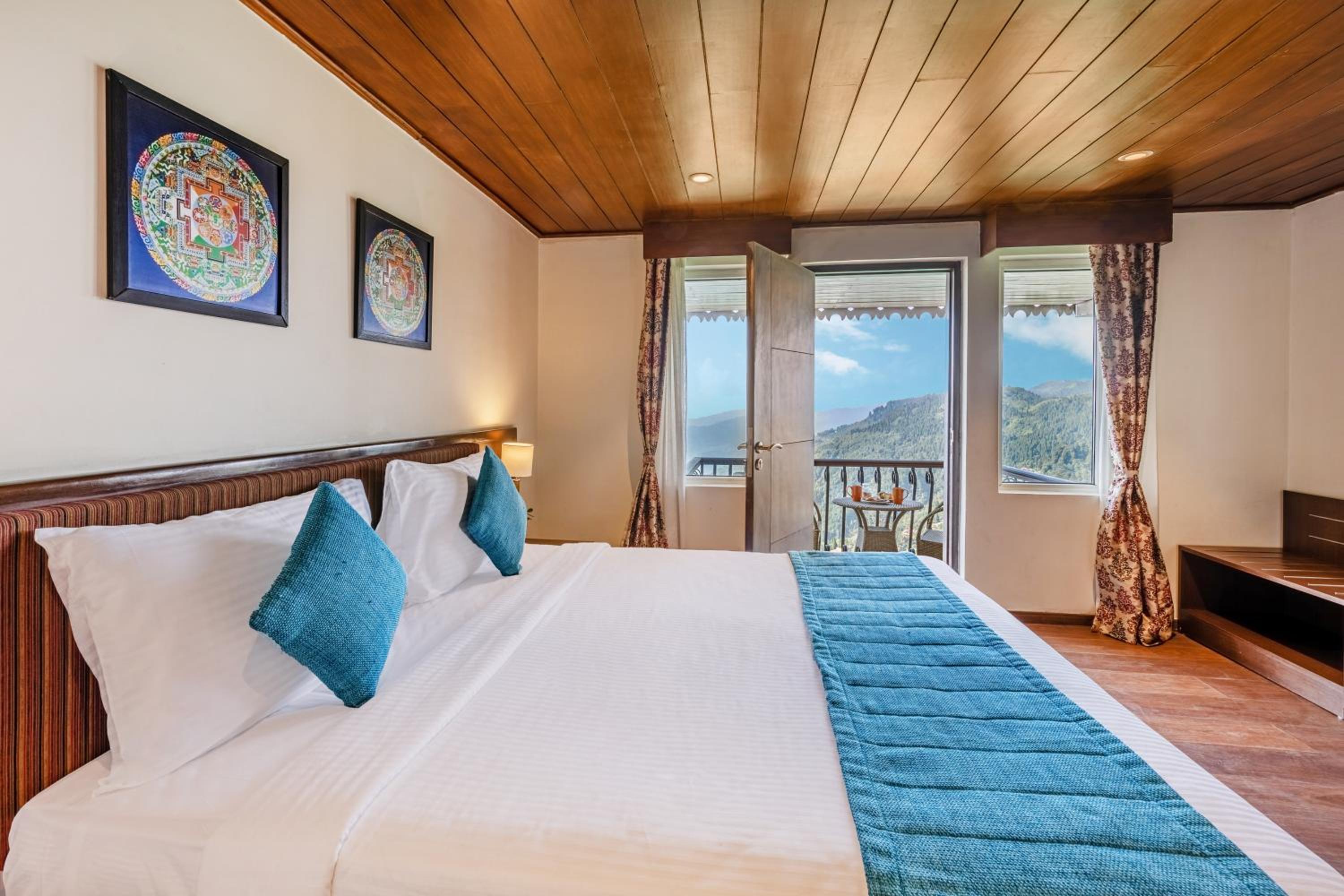 Valley View Privilege Suite with balcony - Photo 1
