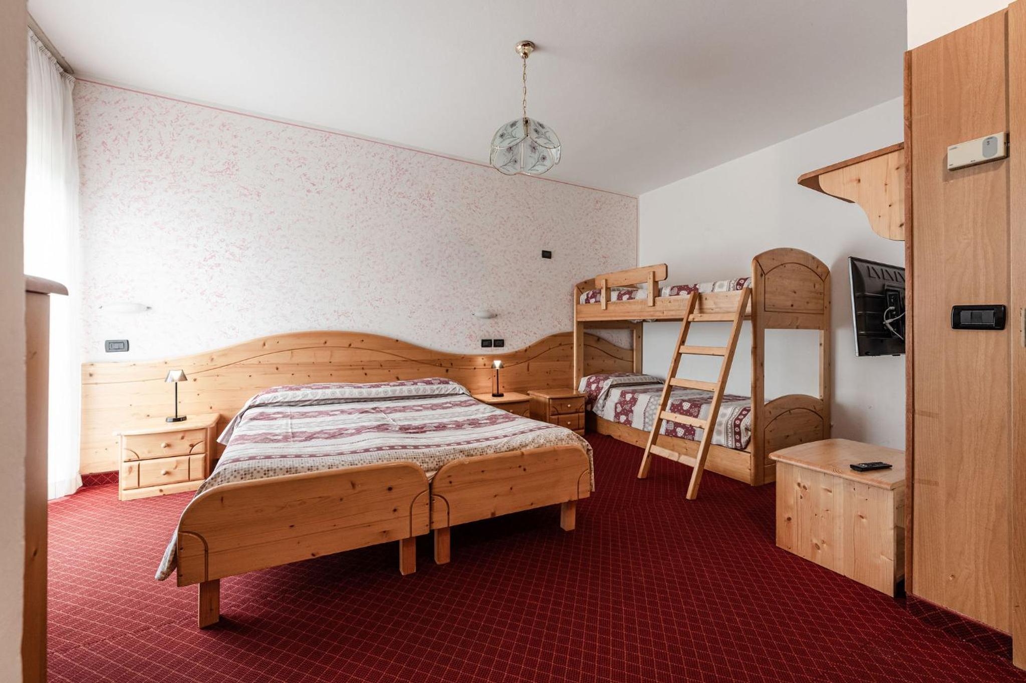Quadruple Room photo 2