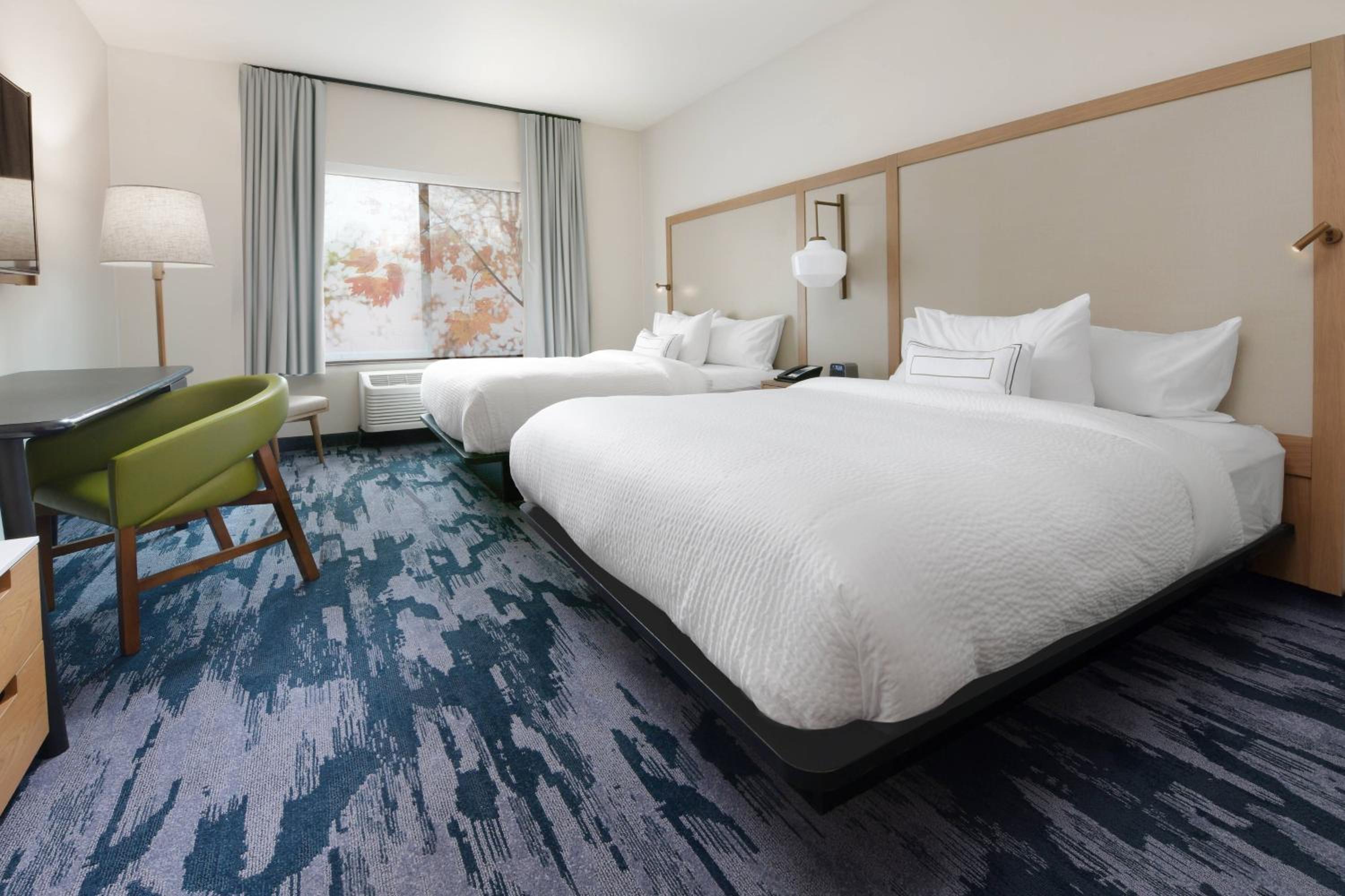 Queen Room with Two Queen Beds and Bathtub - Mobility Access/Hearing Accessible
