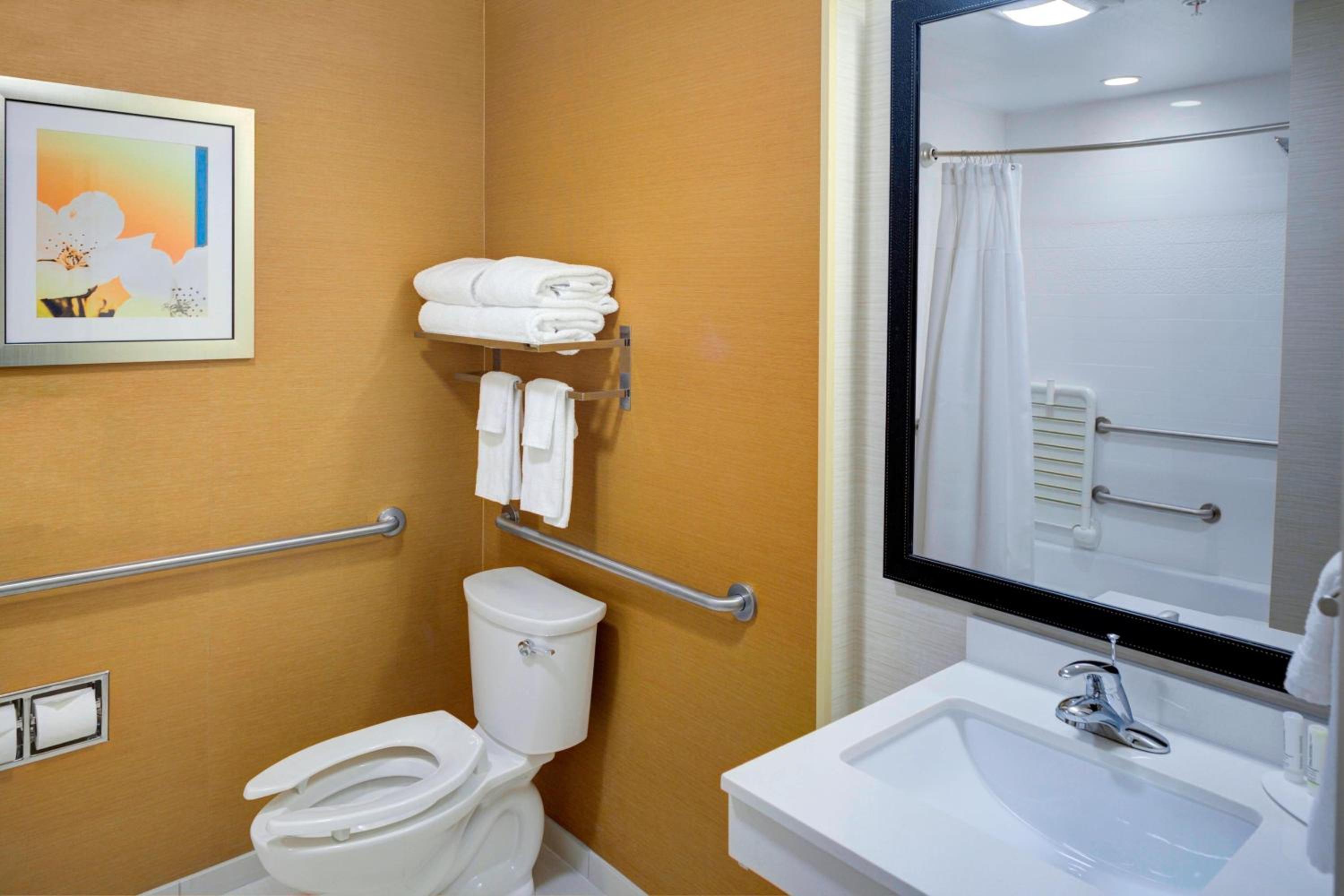 King Room with Roll-in Shower - Mobility and Hearing Accessible photo 2