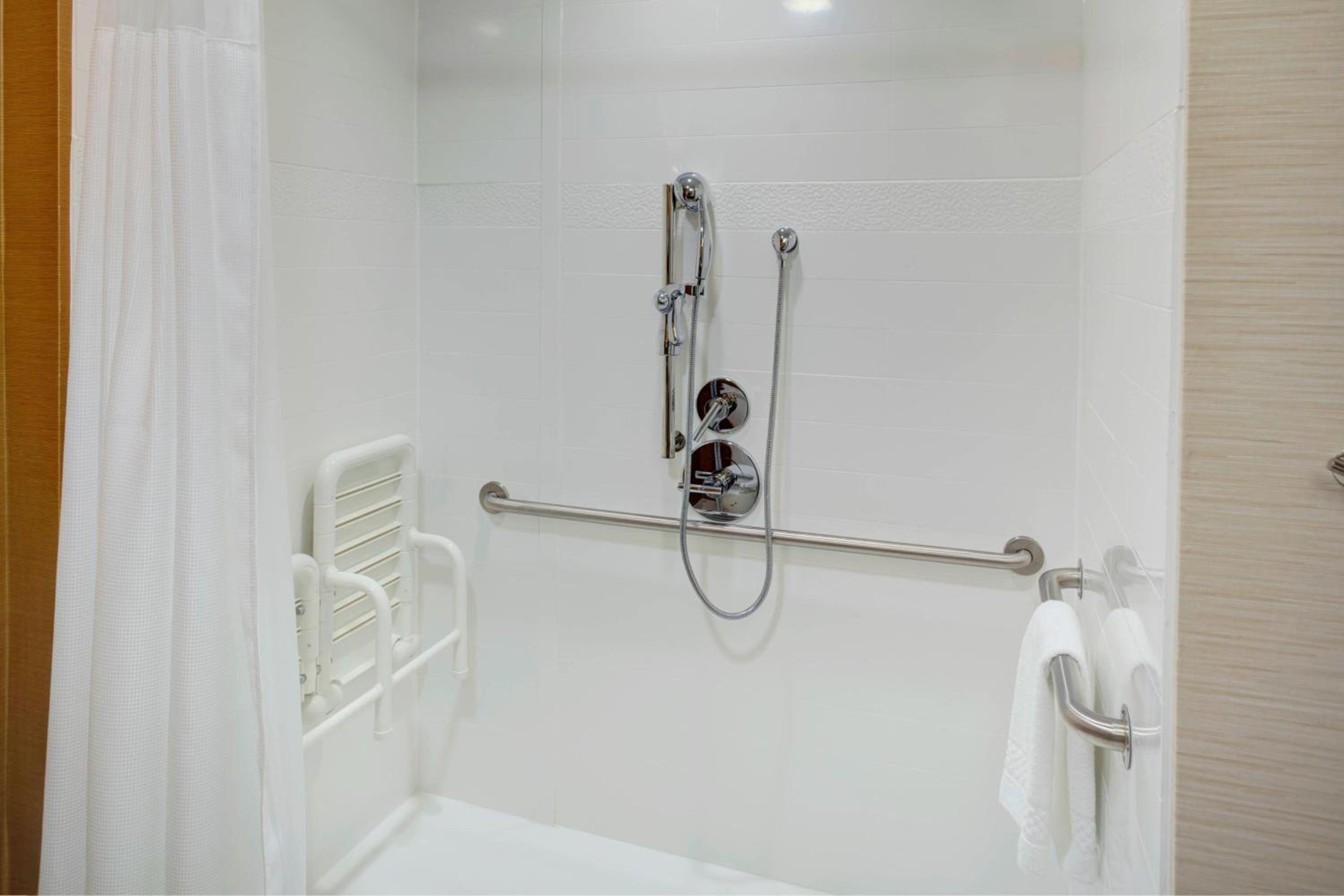 King Room with Roll-in Shower - Mobility and Hearing Accessible photo 3