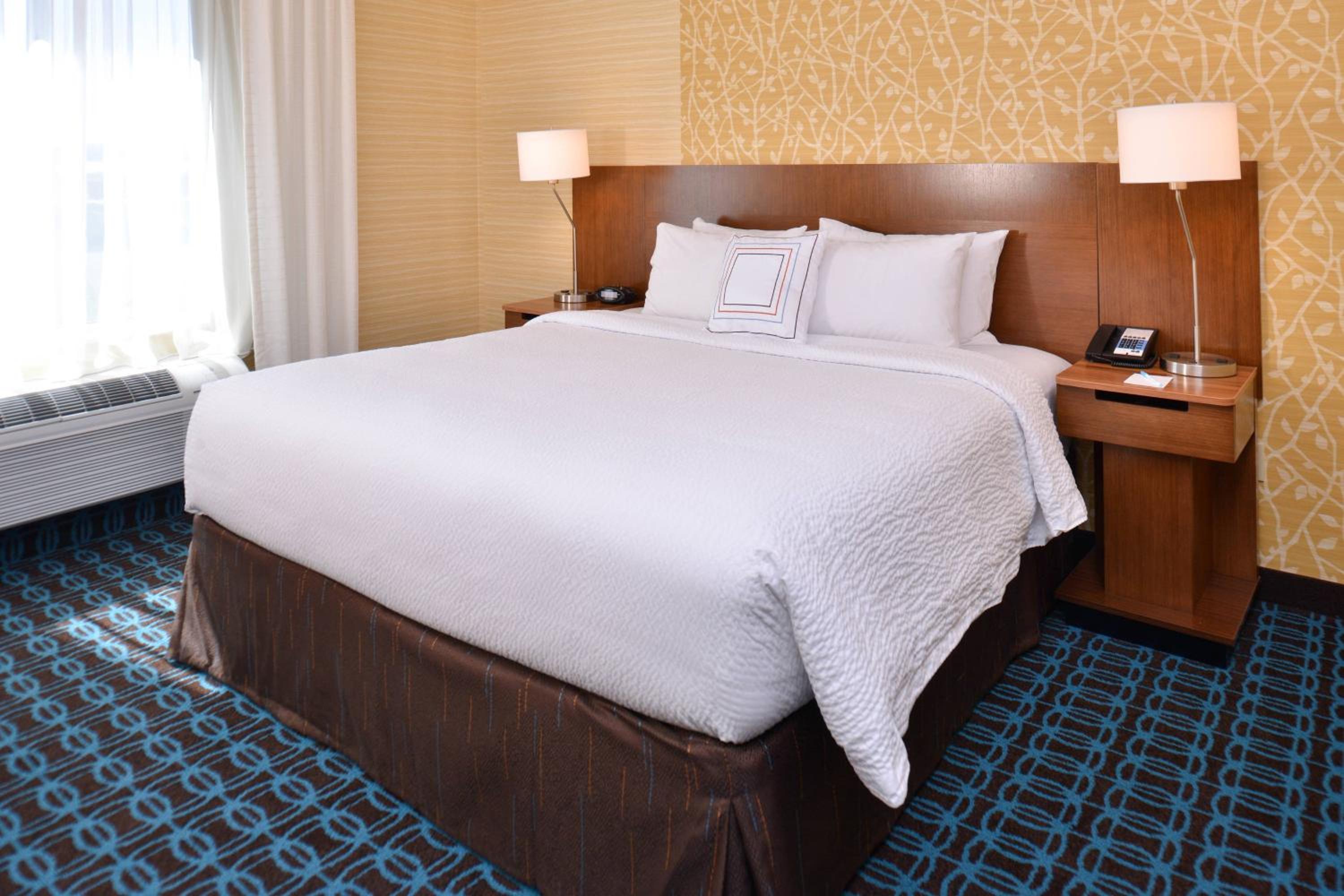 King Room with Roll-in Shower - Mobility and Hearing Accessible