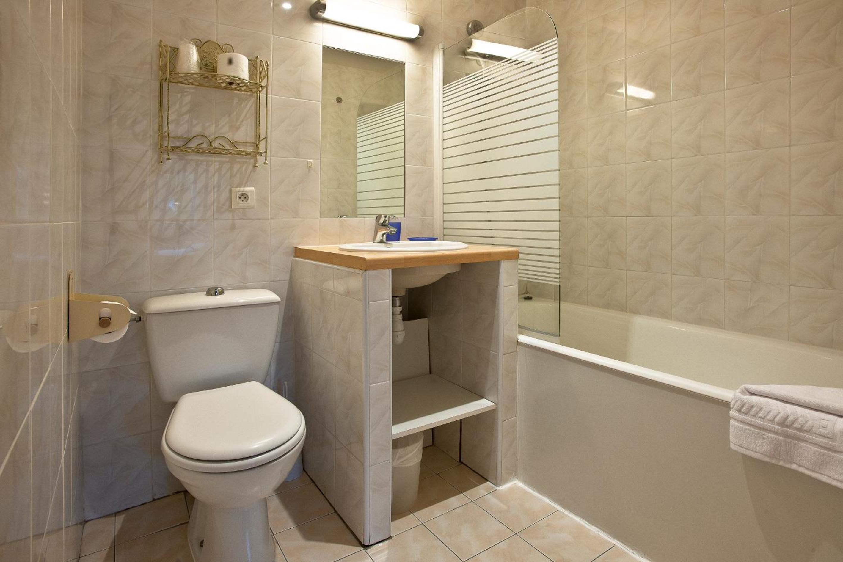 Family Room with Sea View (4 adults) - Photo 5