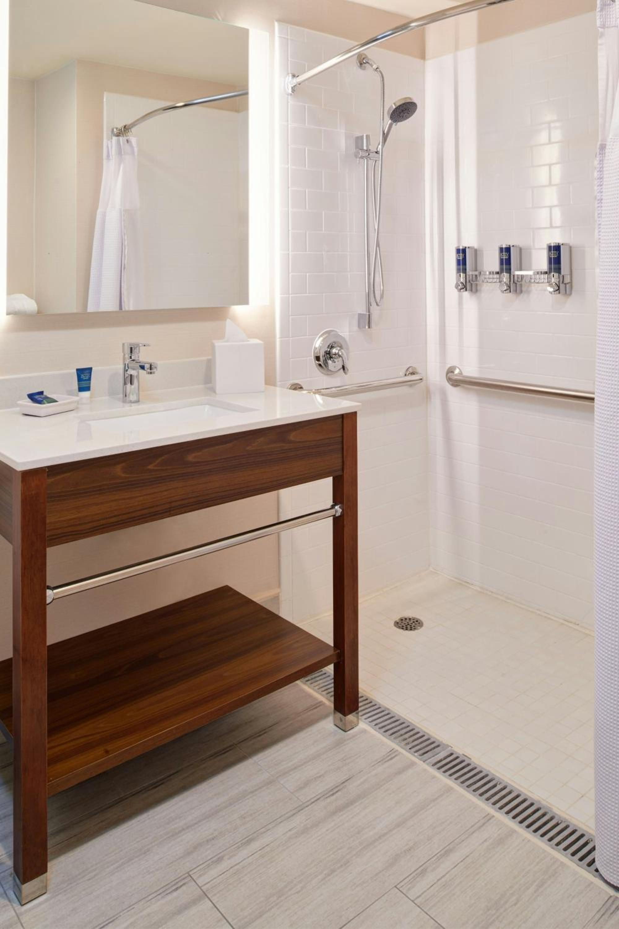King Room - Hearing Accessible