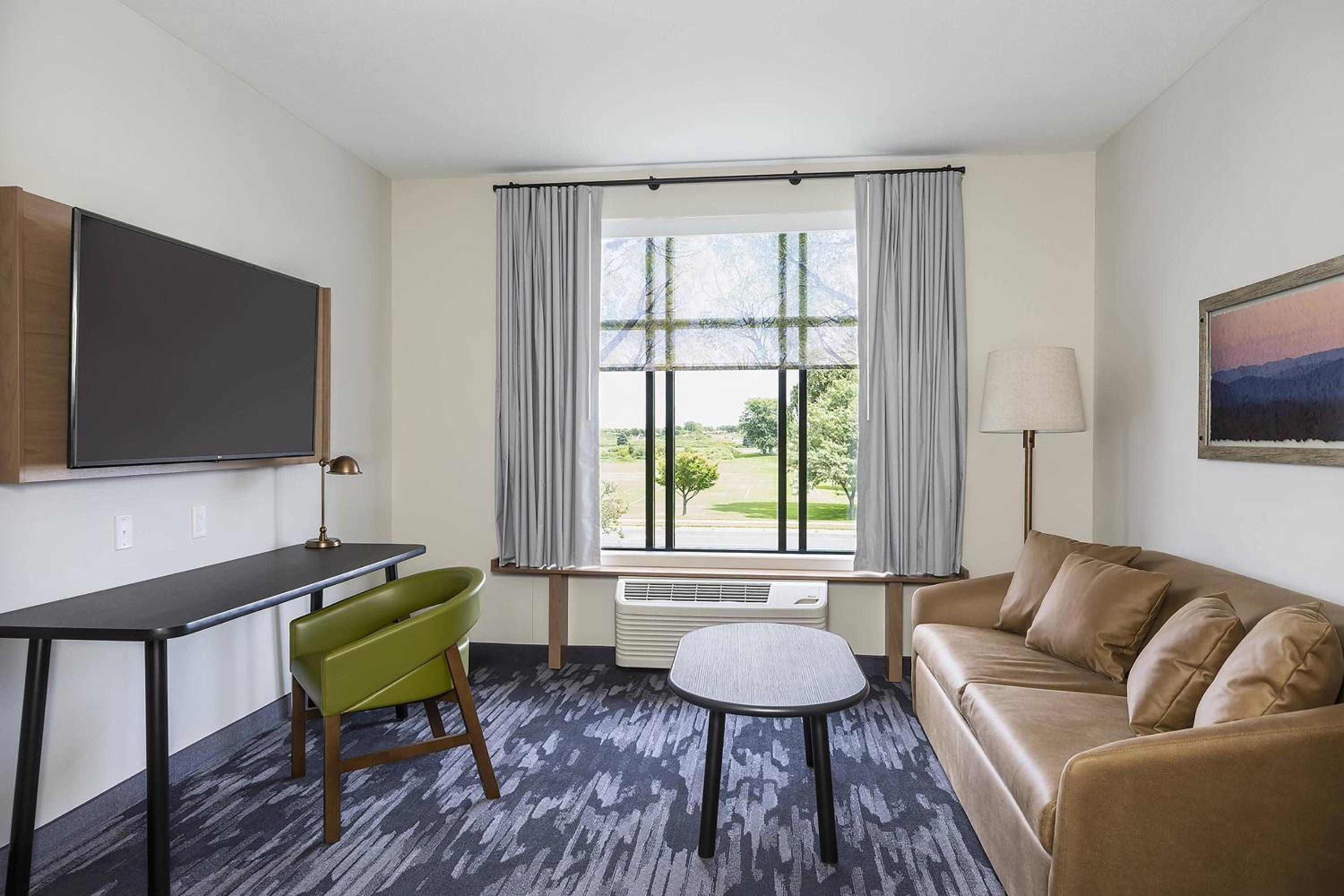 King Suite with Living Room and Sofa Bed - Photo 2