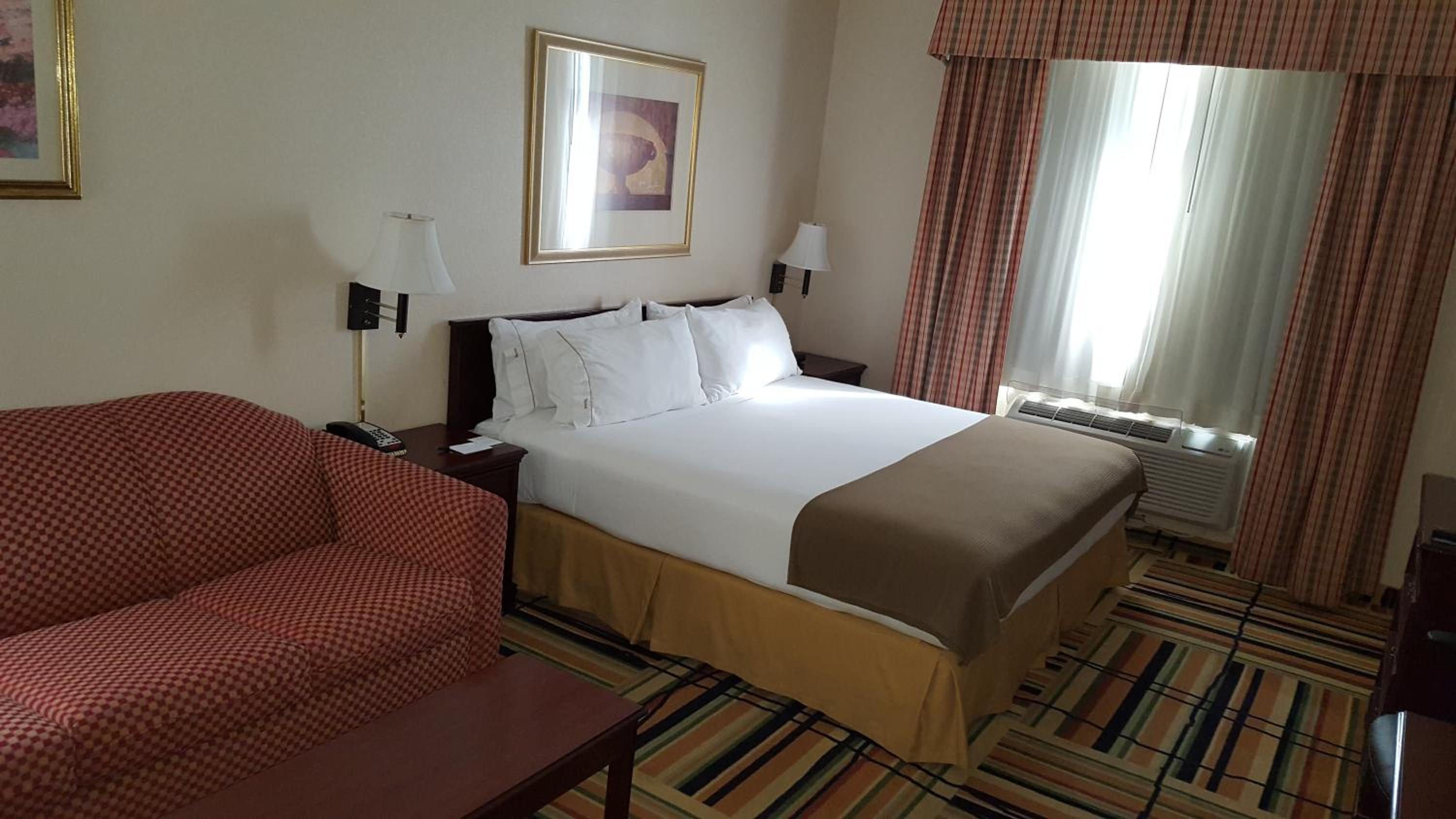 King Room - Non-Smoking - Photo 1