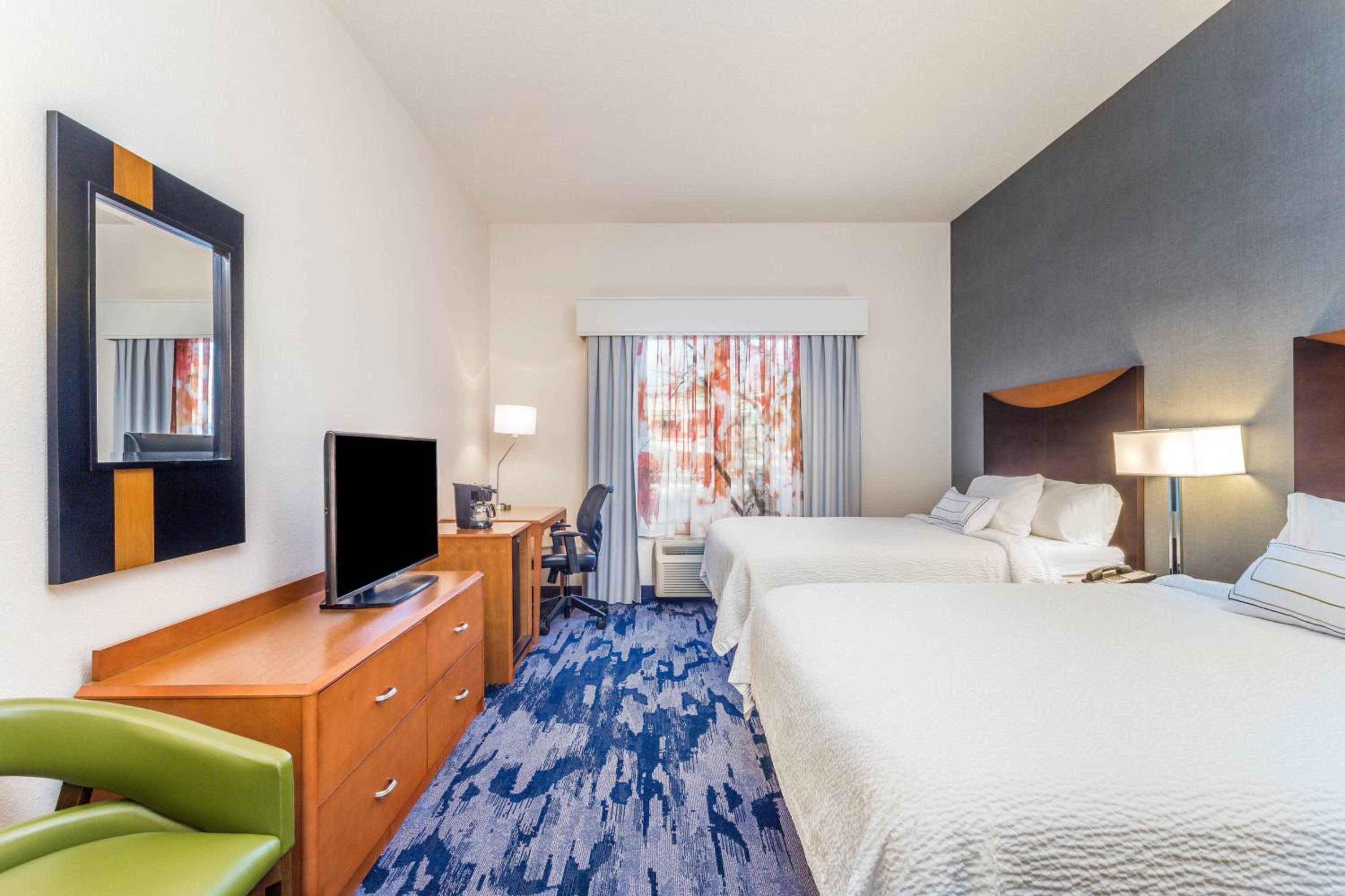 Queen Room with Two Queen Beds - Hearing Accessible - Photo 1
