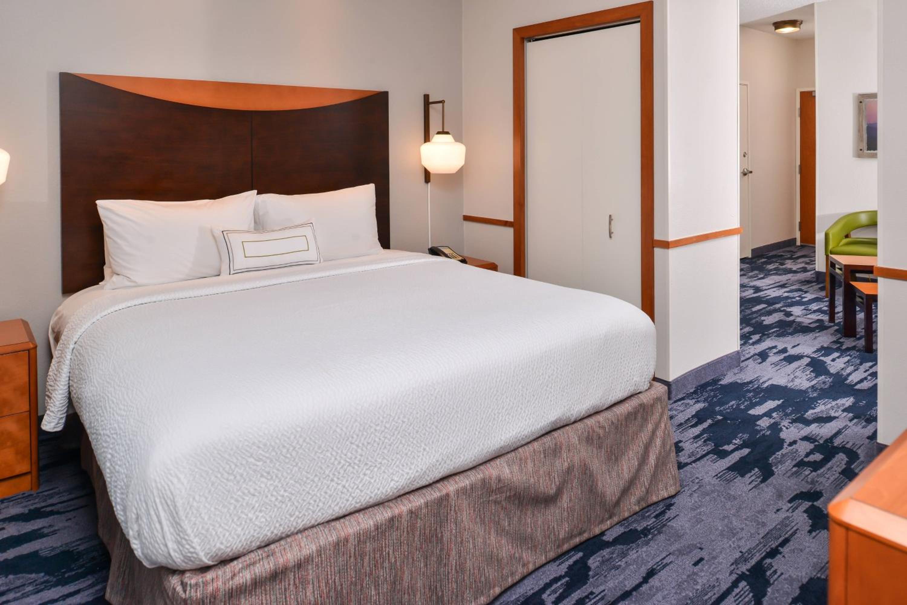 King Suite with Roll-In Shower and Sofa Bed - Mobility Access photo 2