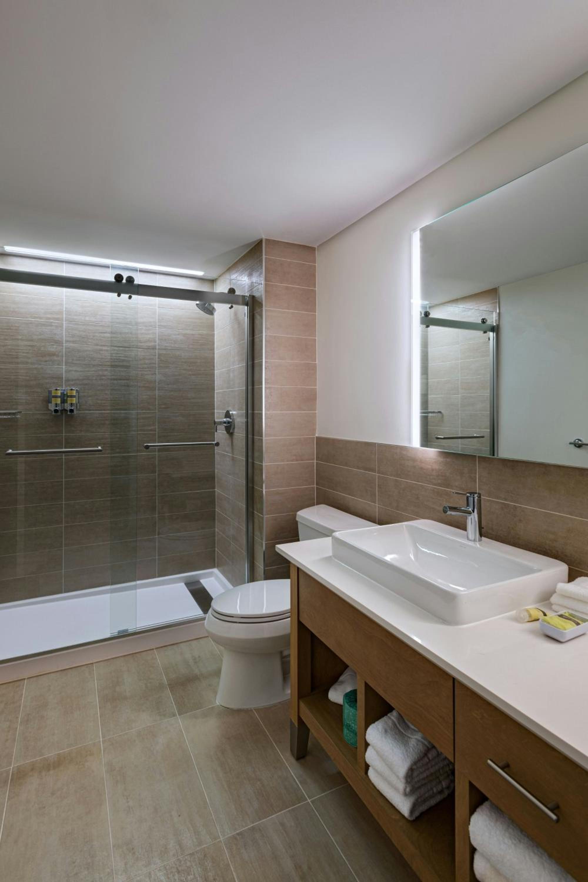 Queen Room with Two Queen Beds and Adapted Tub - Mobility and Hearing Accessible