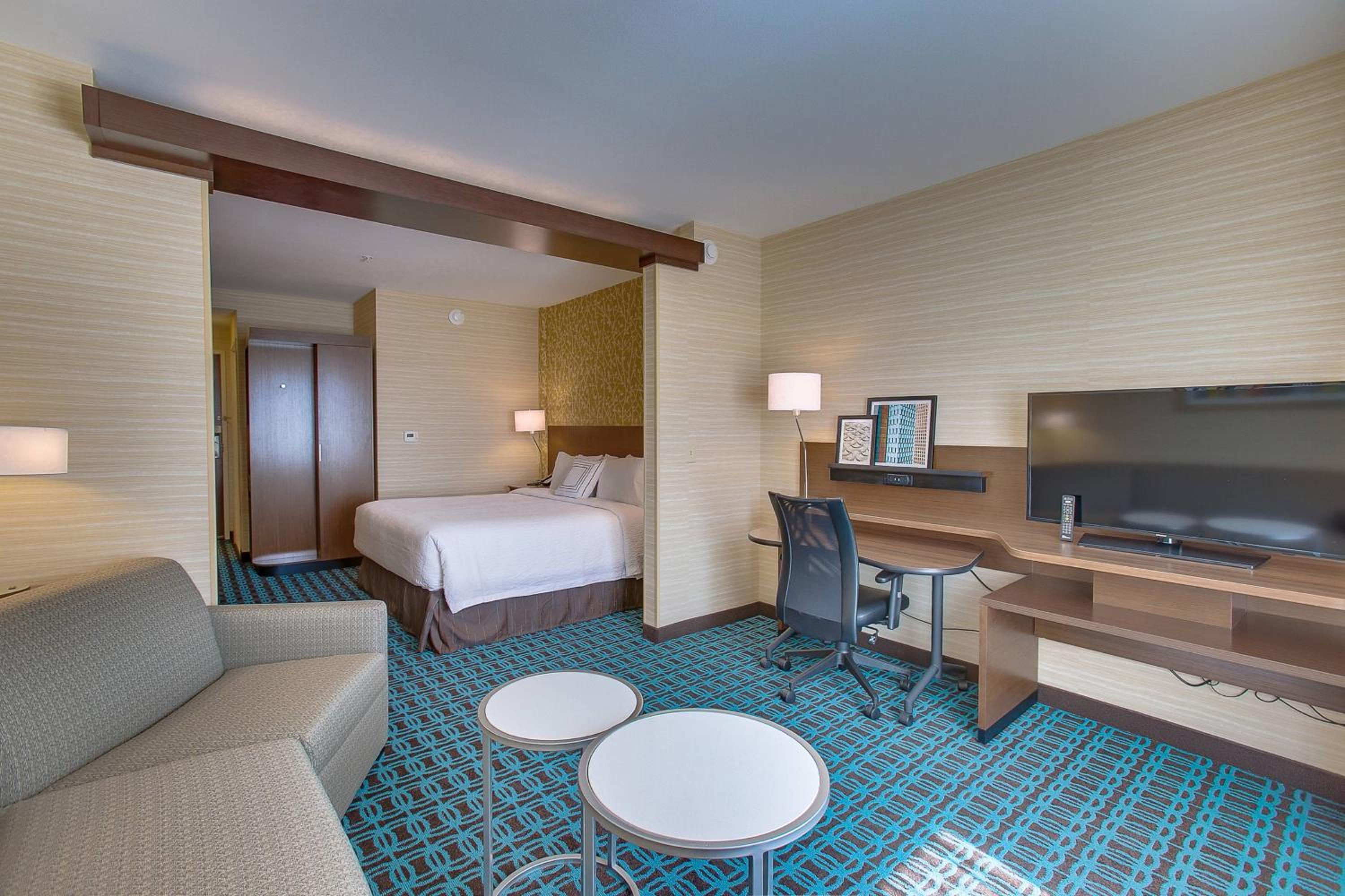 King Suite with Sofa Bed - Hearing Accessible photo 2