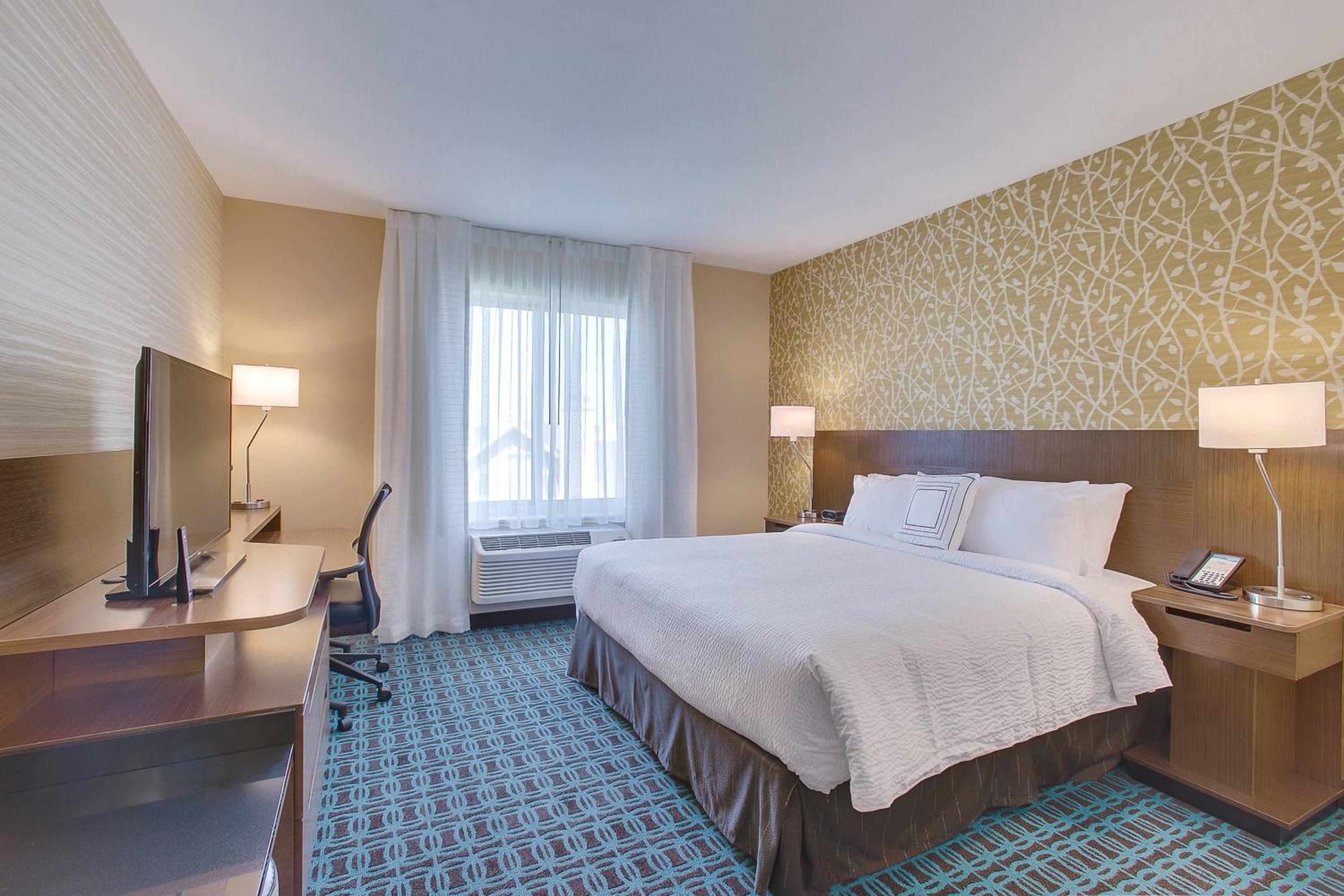 King Room - Hearing Accessible photo 1