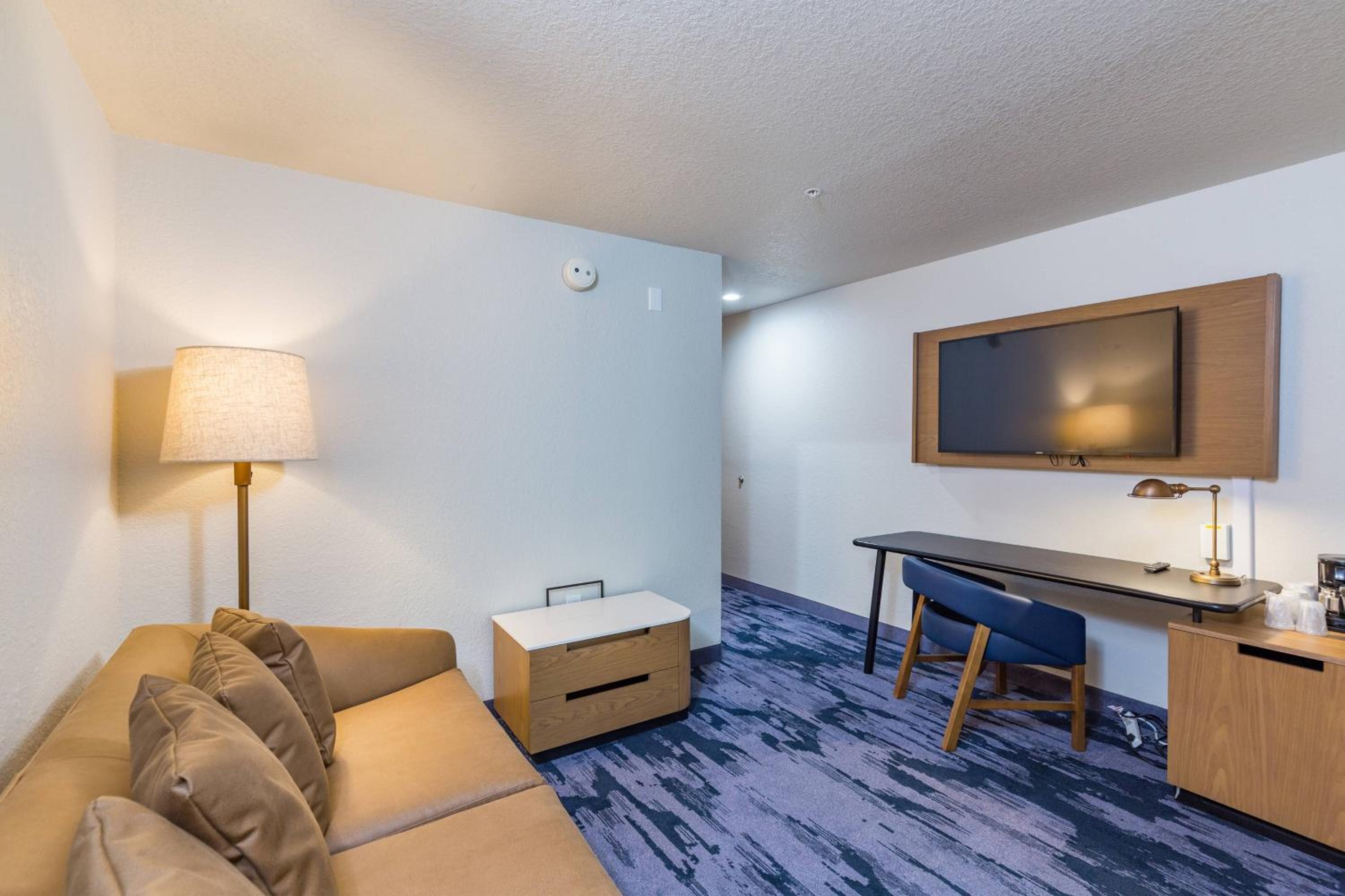King Suite with Sofa Bed photo 2