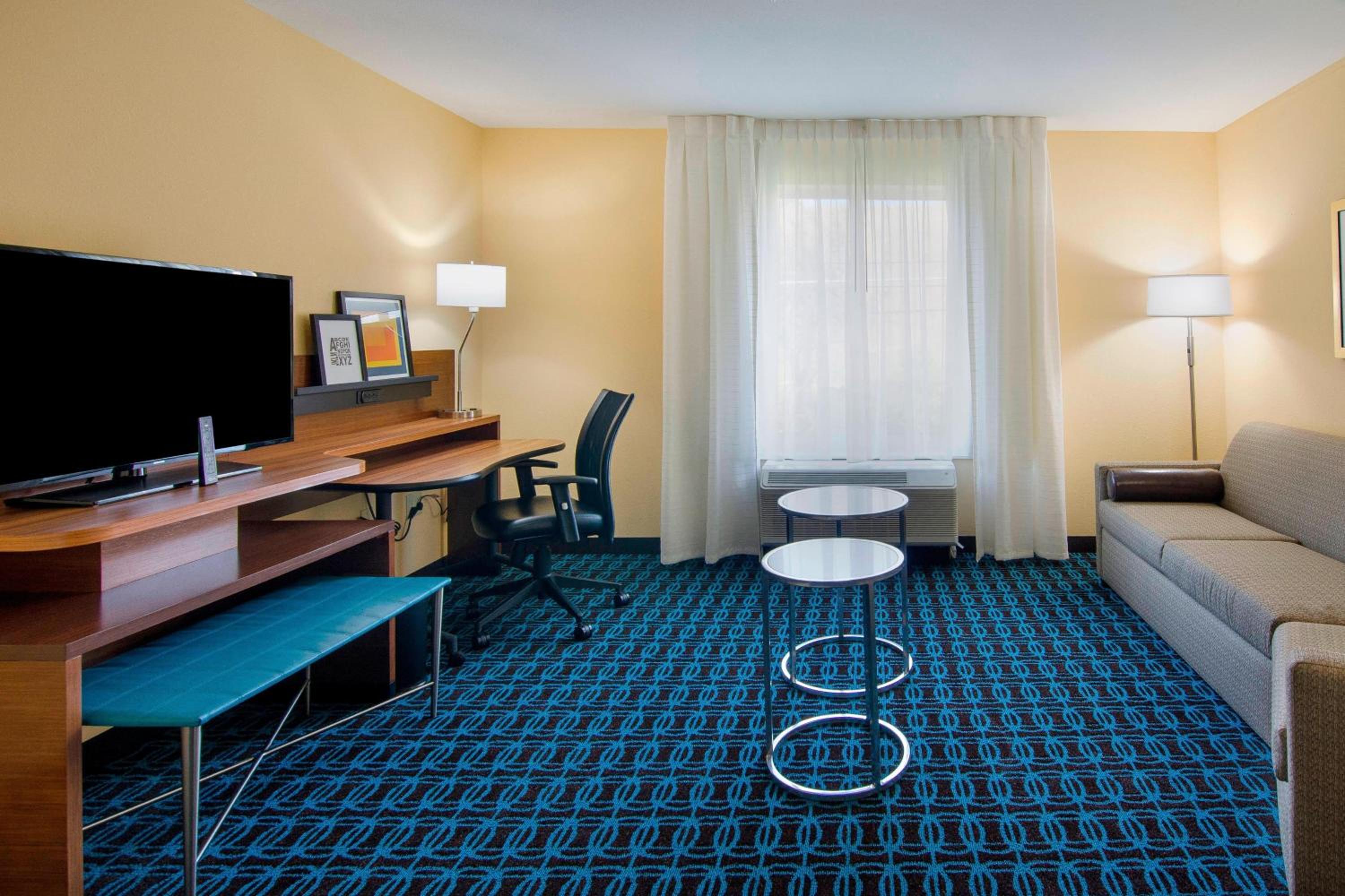 King Suite with Sofa Bed - Hearing Accessible photo 3