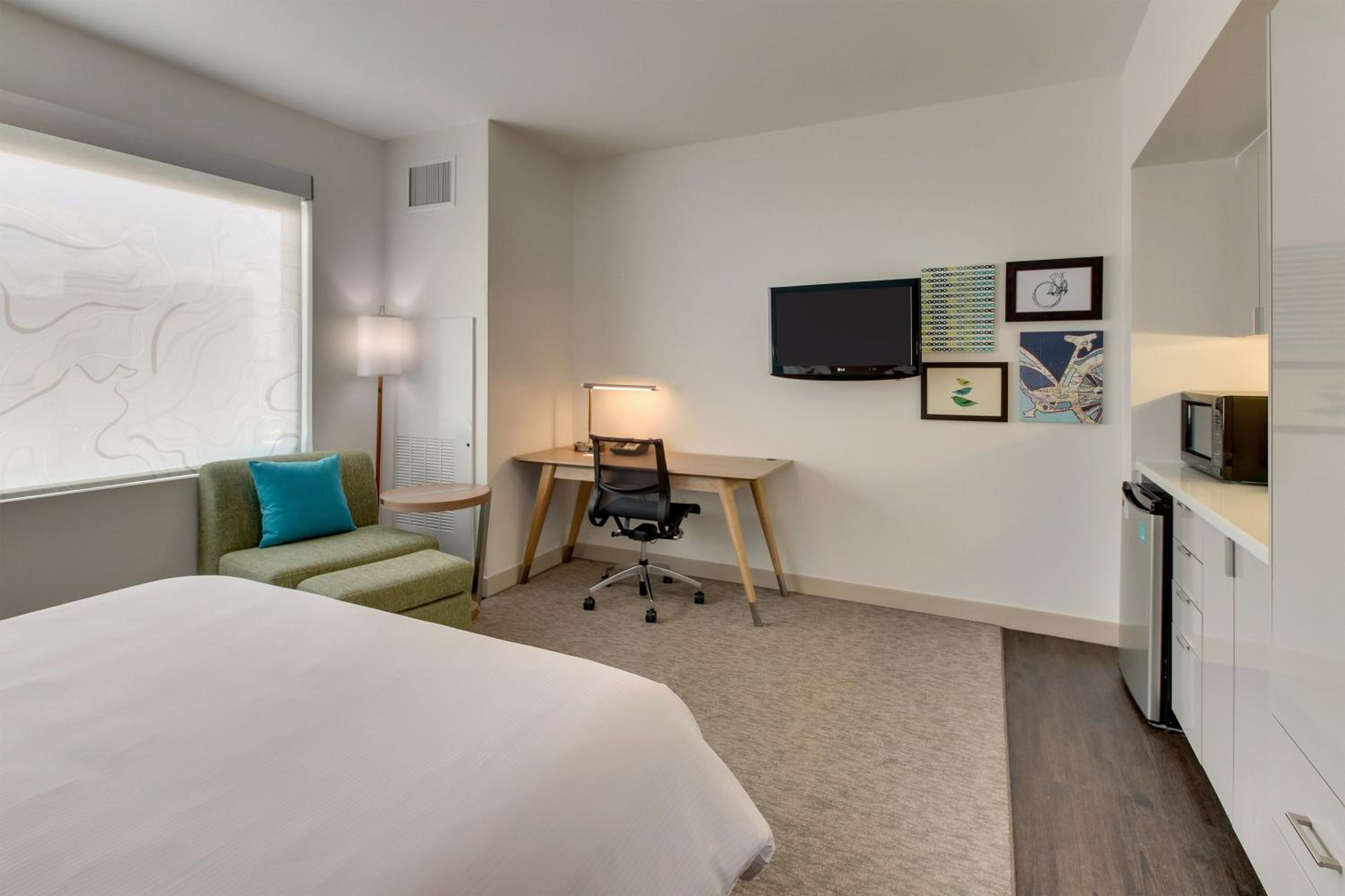 King Room with Roll-in Shower - Mobility and Hearing Accessible photo 2