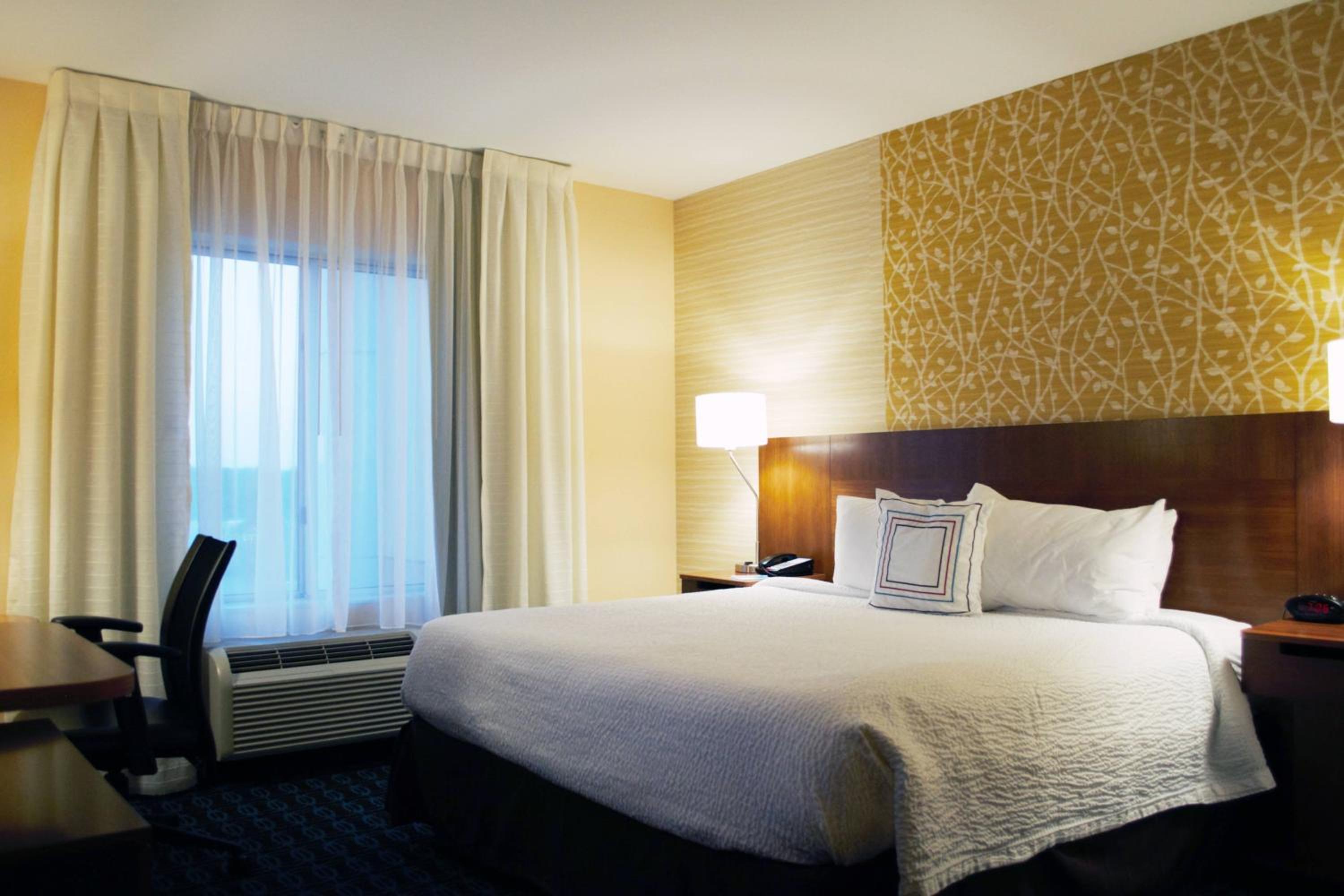King Room with Roll-in Shower - Mobility and Hearing Accessible
