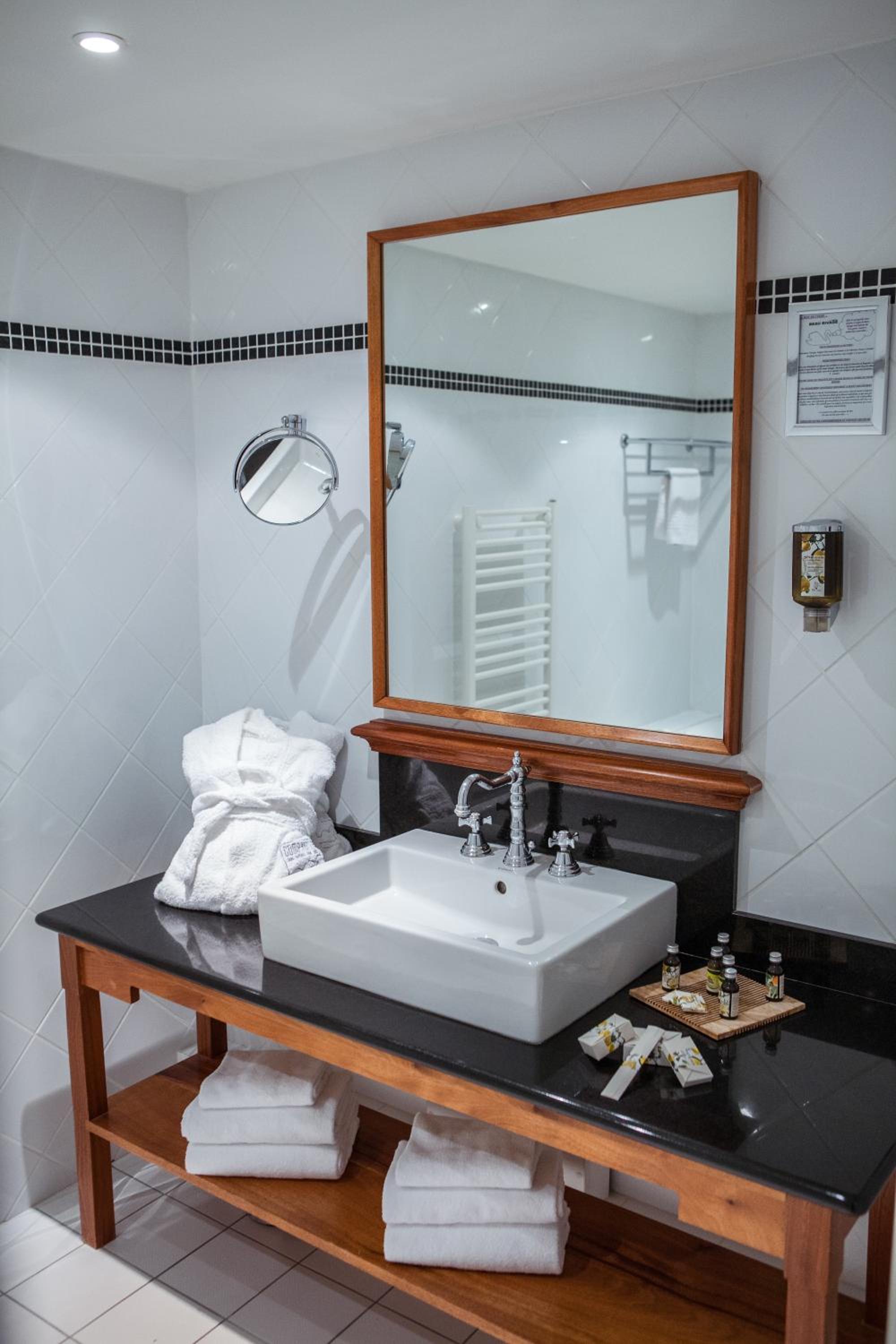 Superior Double or Twin Room with Terrace - Photo 2