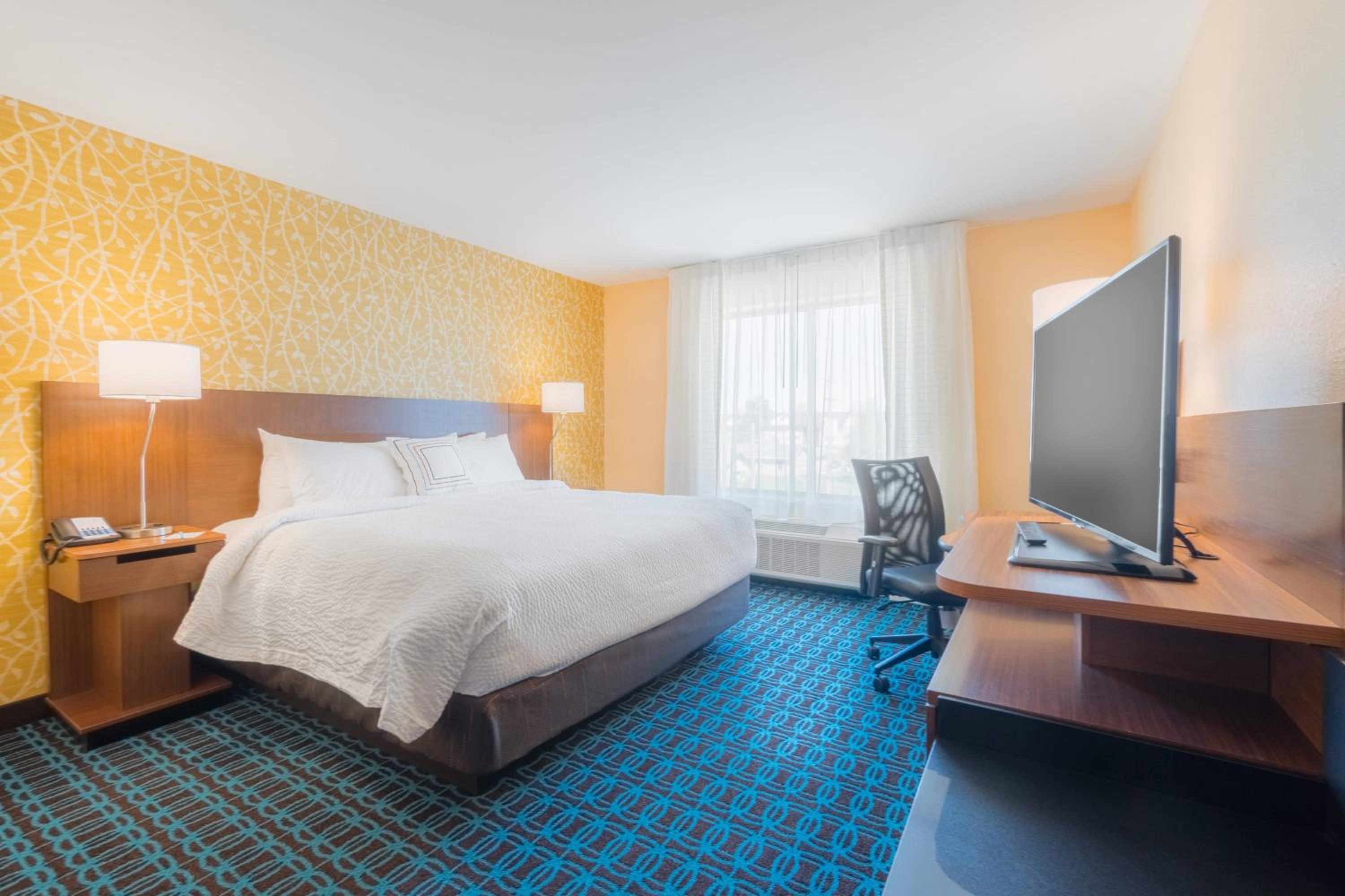 King Room - Hearing Accessible photo 1