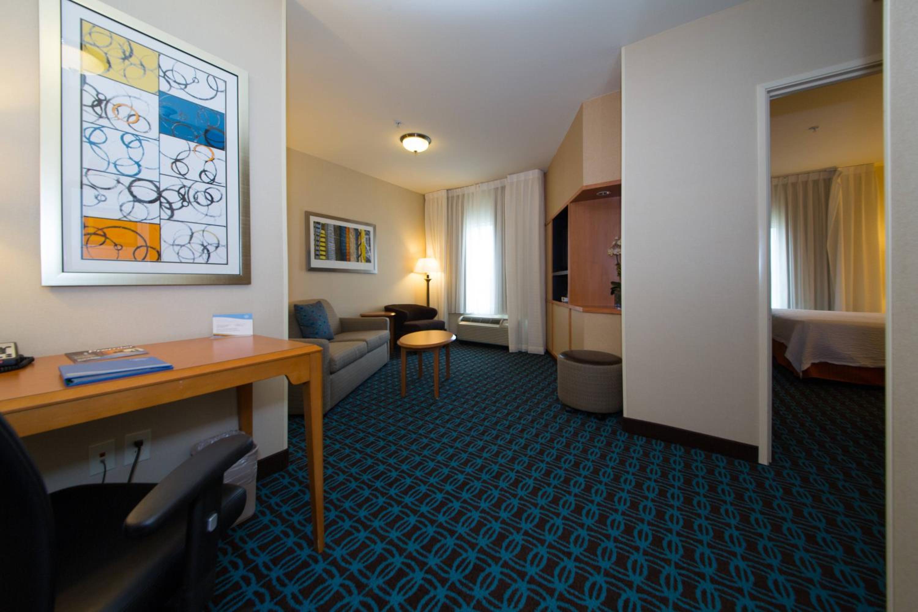 One-Bedroom King Suite - Photo 2