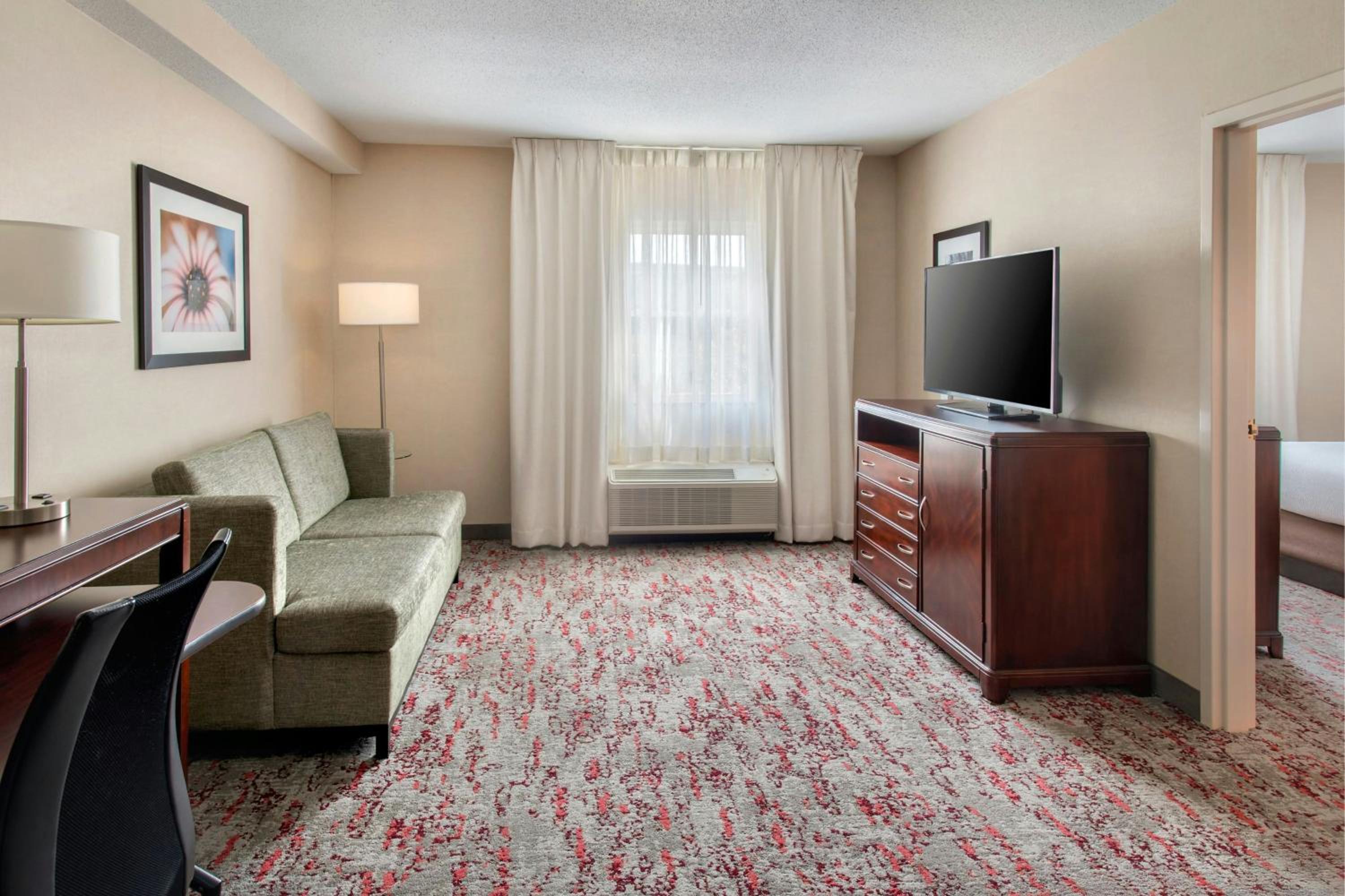One-Bedroom King Suite with Sofa Bed - Hearing Accessible - Photo 1