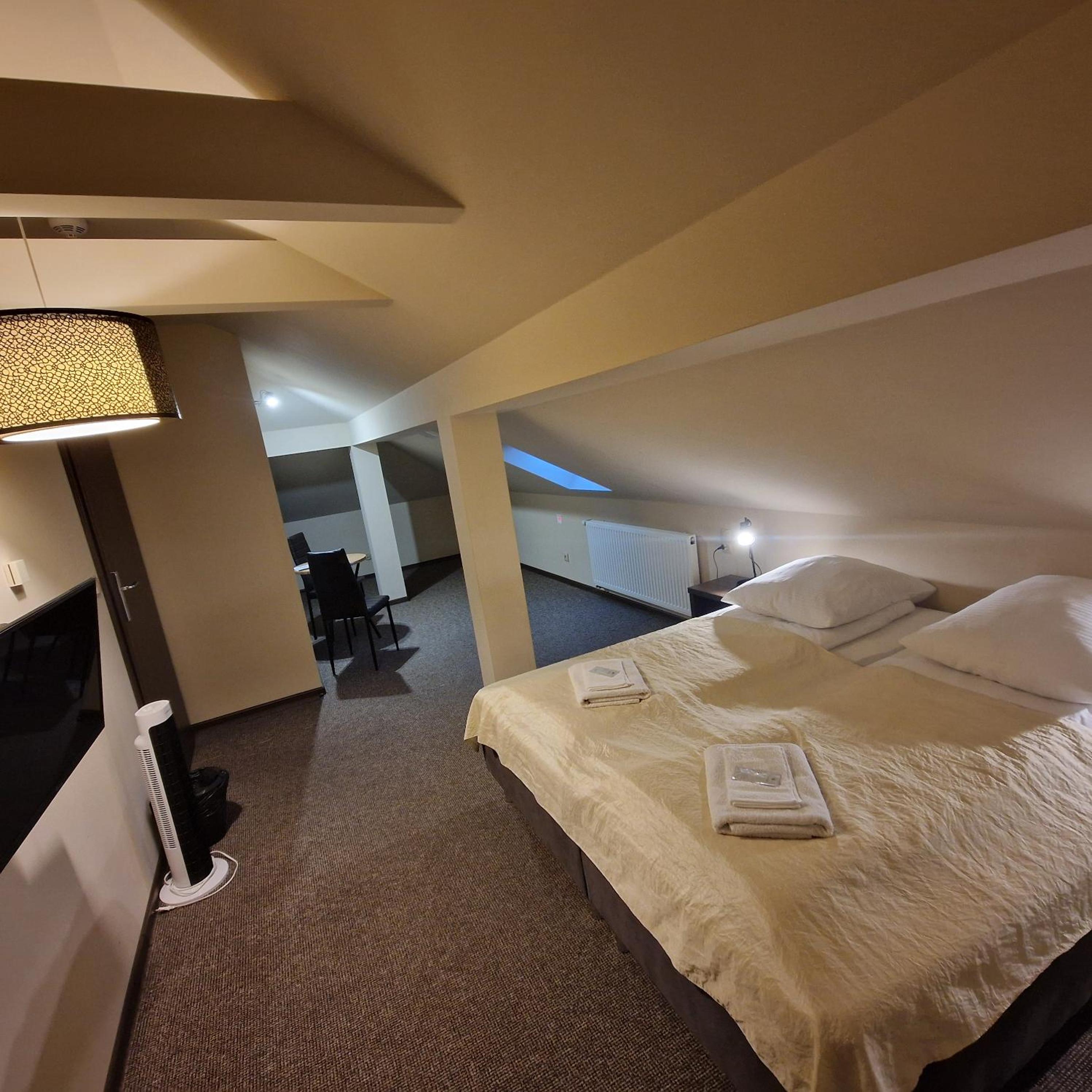 Family Room with Private Bathroom photo 2