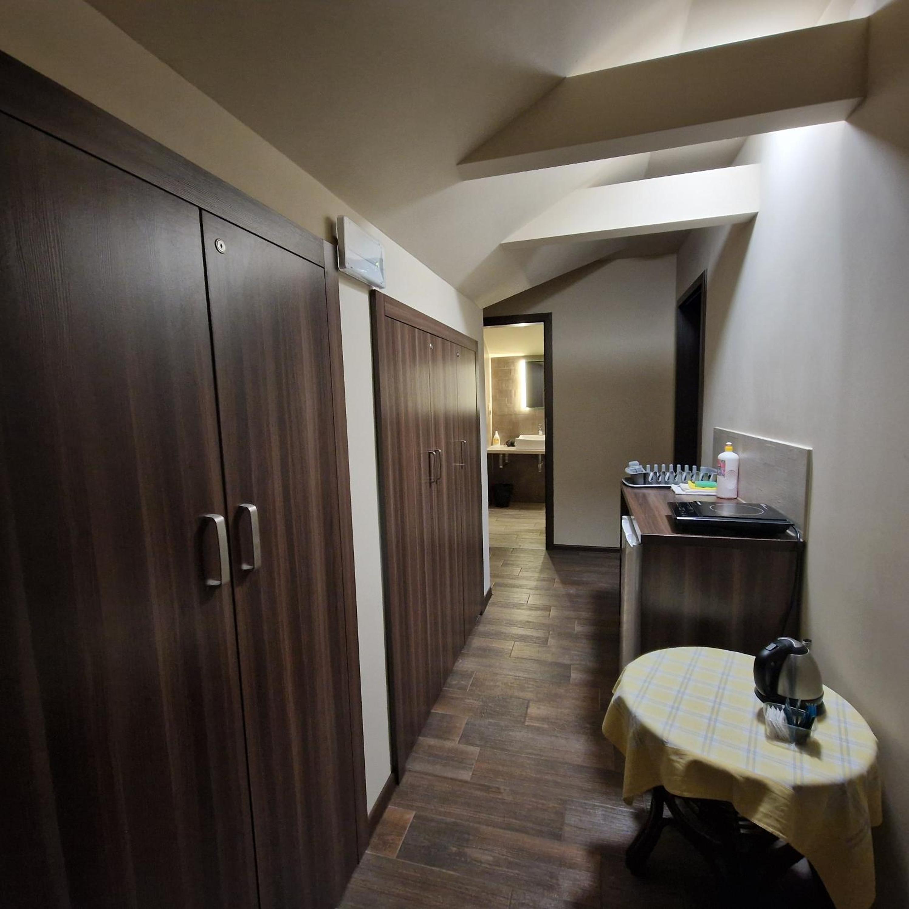 Family Room with Private Bathroom photo 3