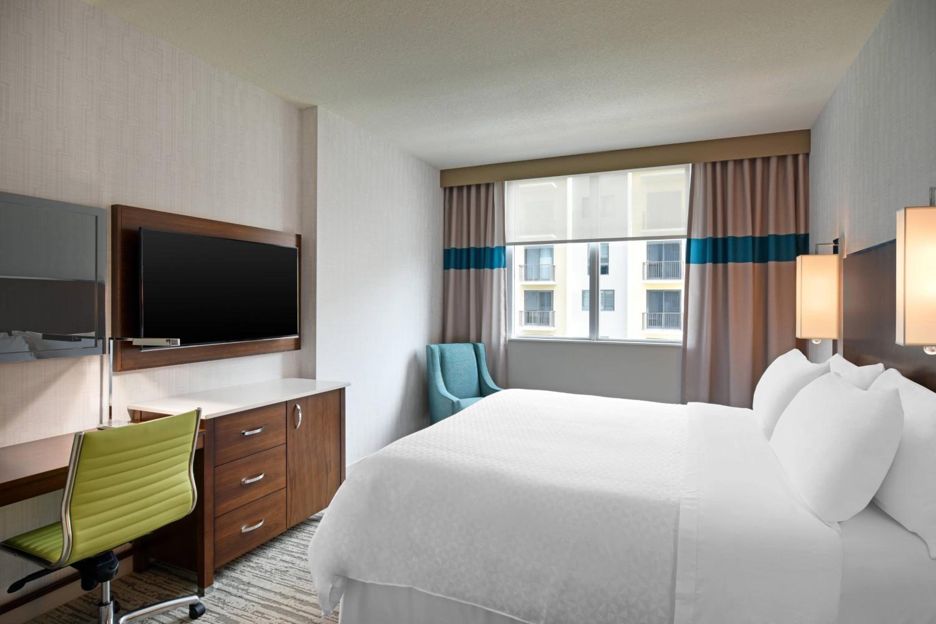 King Room with Roll-in Shower - Mobility and Hearing Accessible photo 2